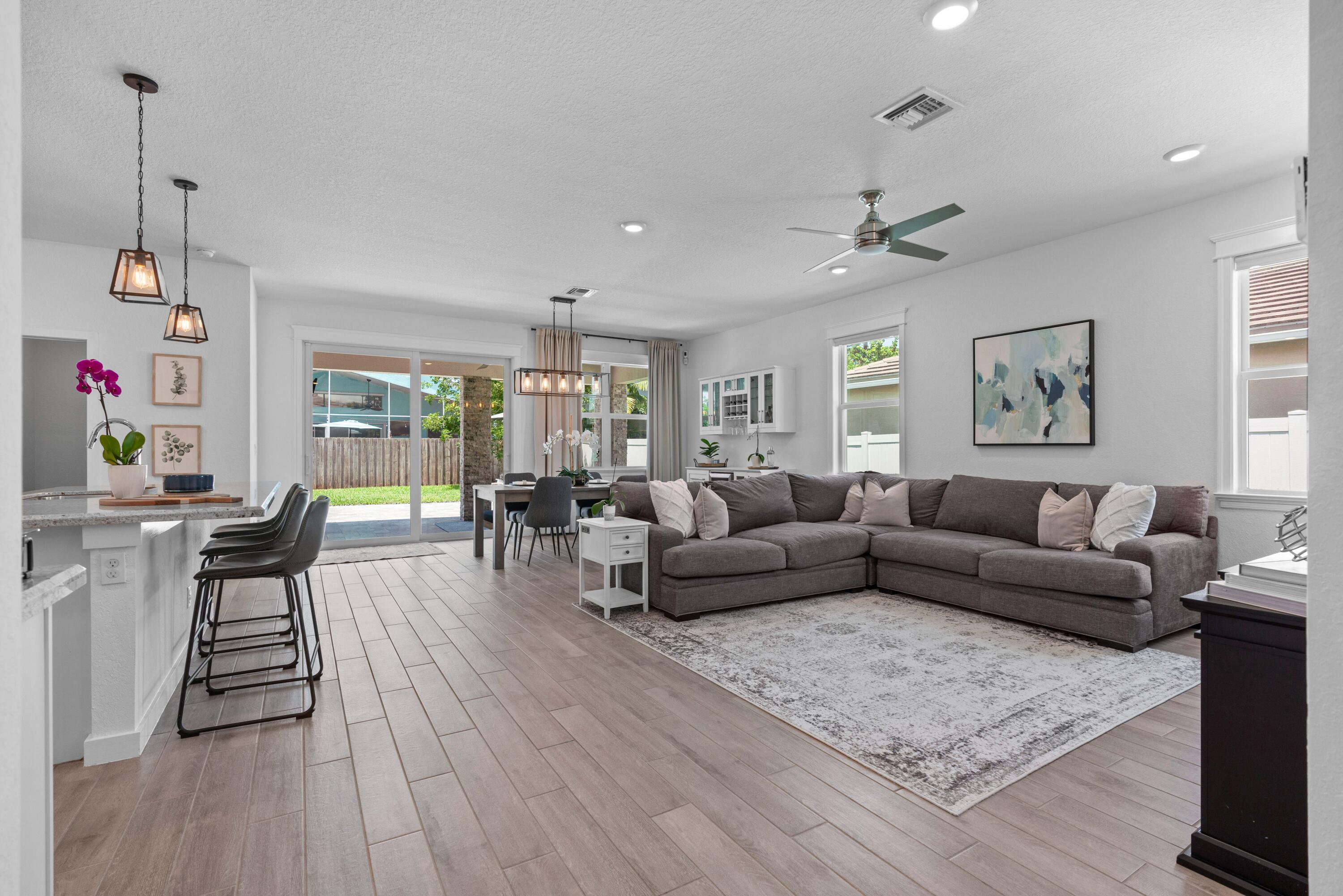 2355 SW Strawberry Terrace