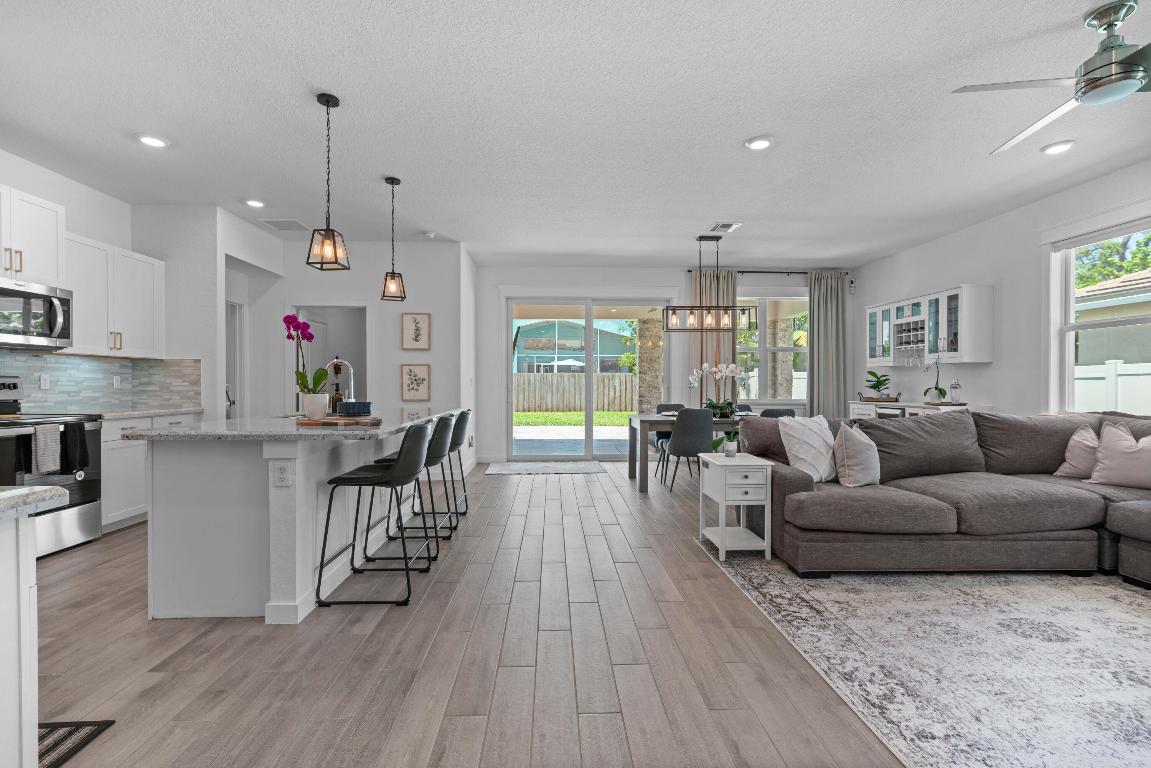 2355 SW Strawberry Terrace