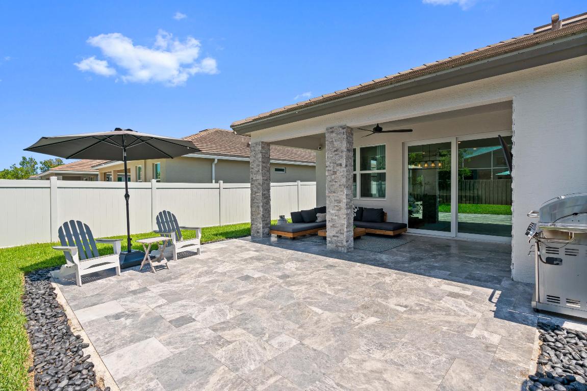 2355 SW Strawberry Terrace