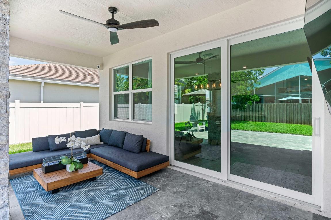 2355 SW Strawberry Terrace