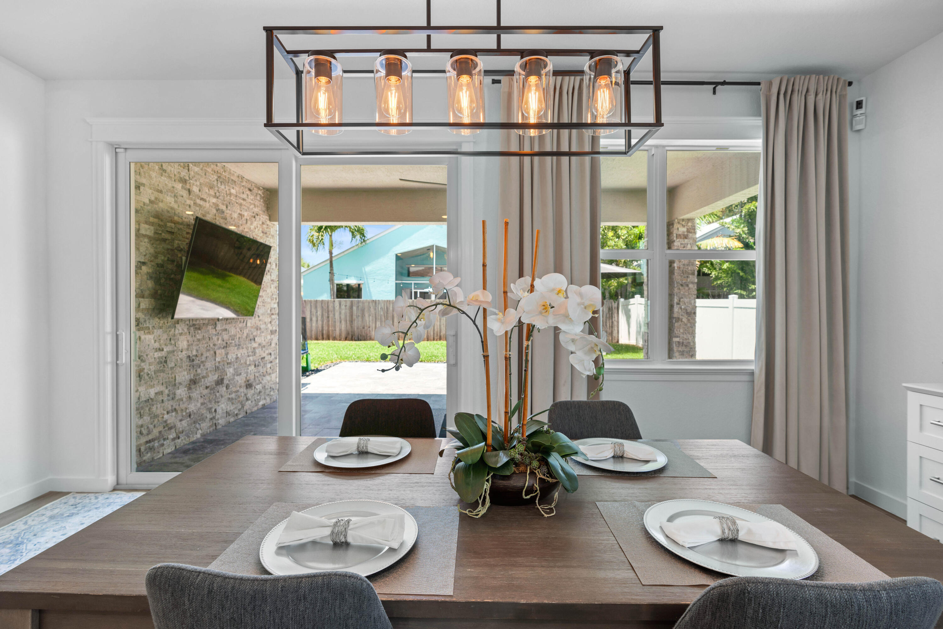 2355 SW Strawberry Terrace