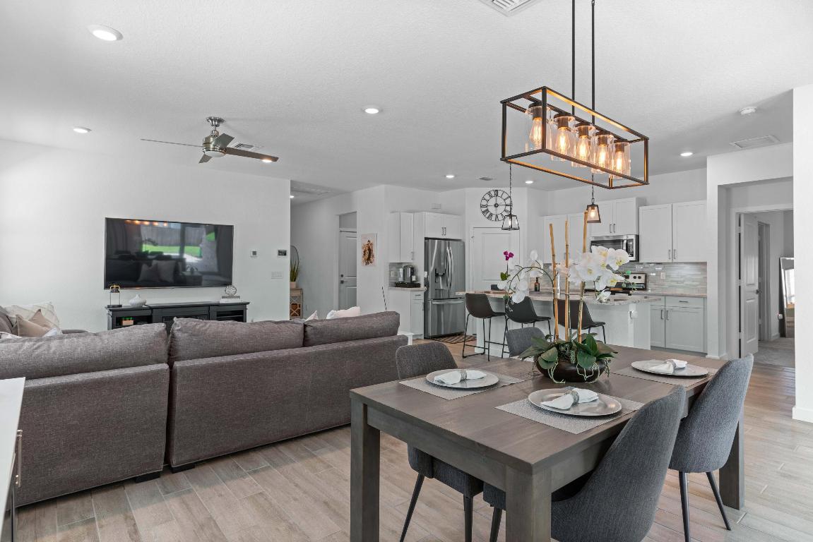 2355 SW Strawberry Terrace