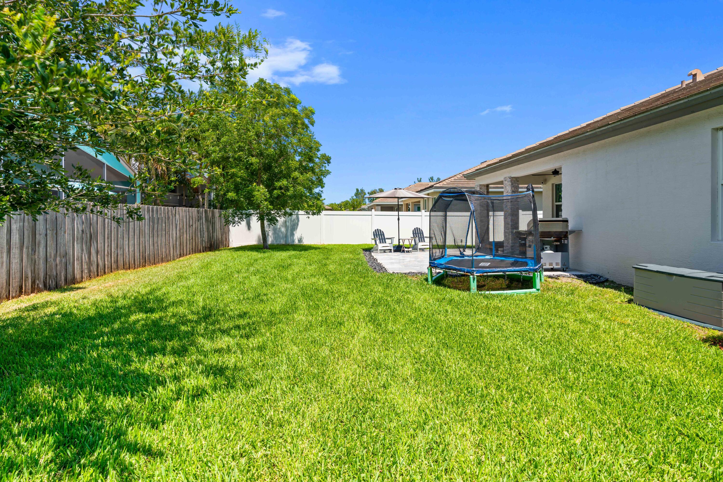 2355 SW Strawberry Terrace