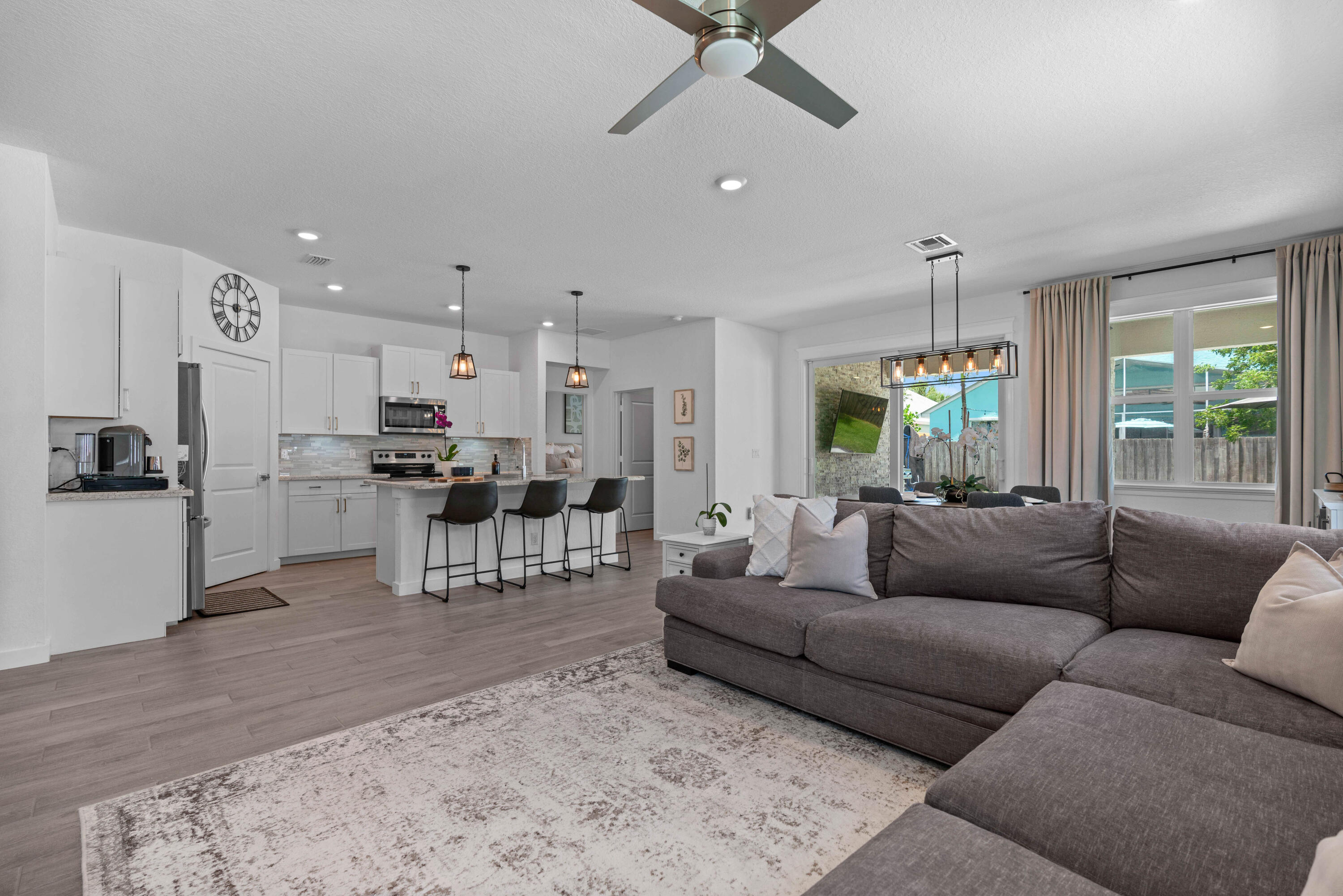 2355 SW Strawberry Terrace