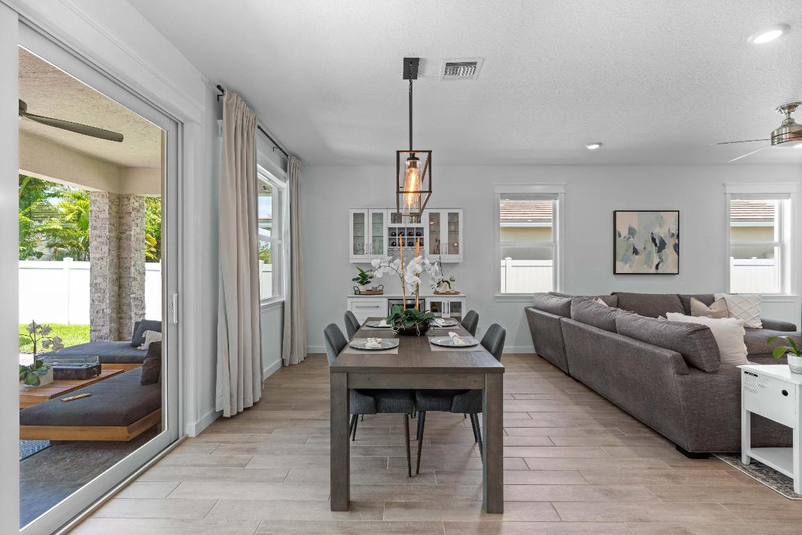 2355 SW Strawberry Terrace