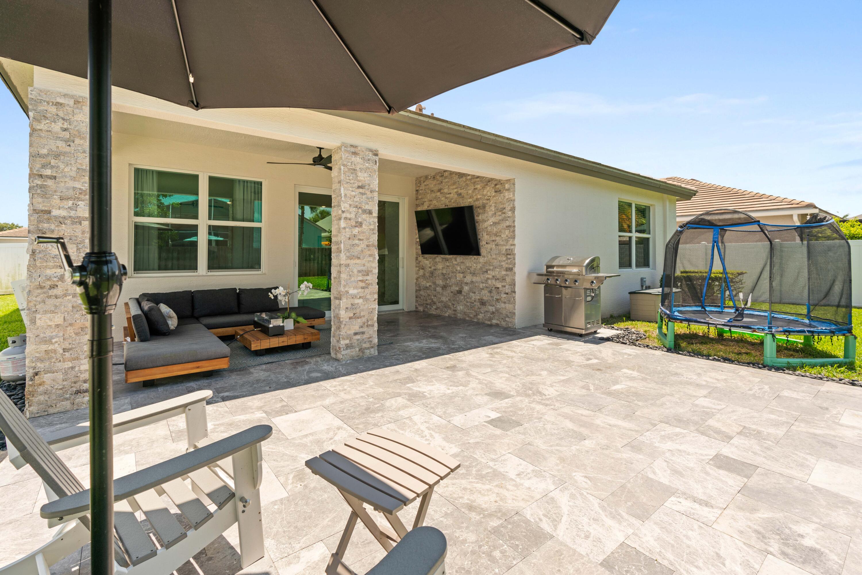 2355 SW Strawberry Terrace