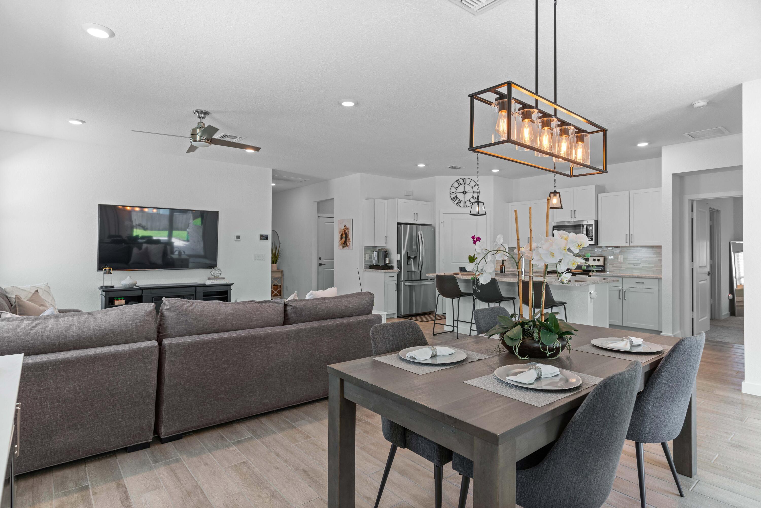 2355 SW Strawberry Terrace