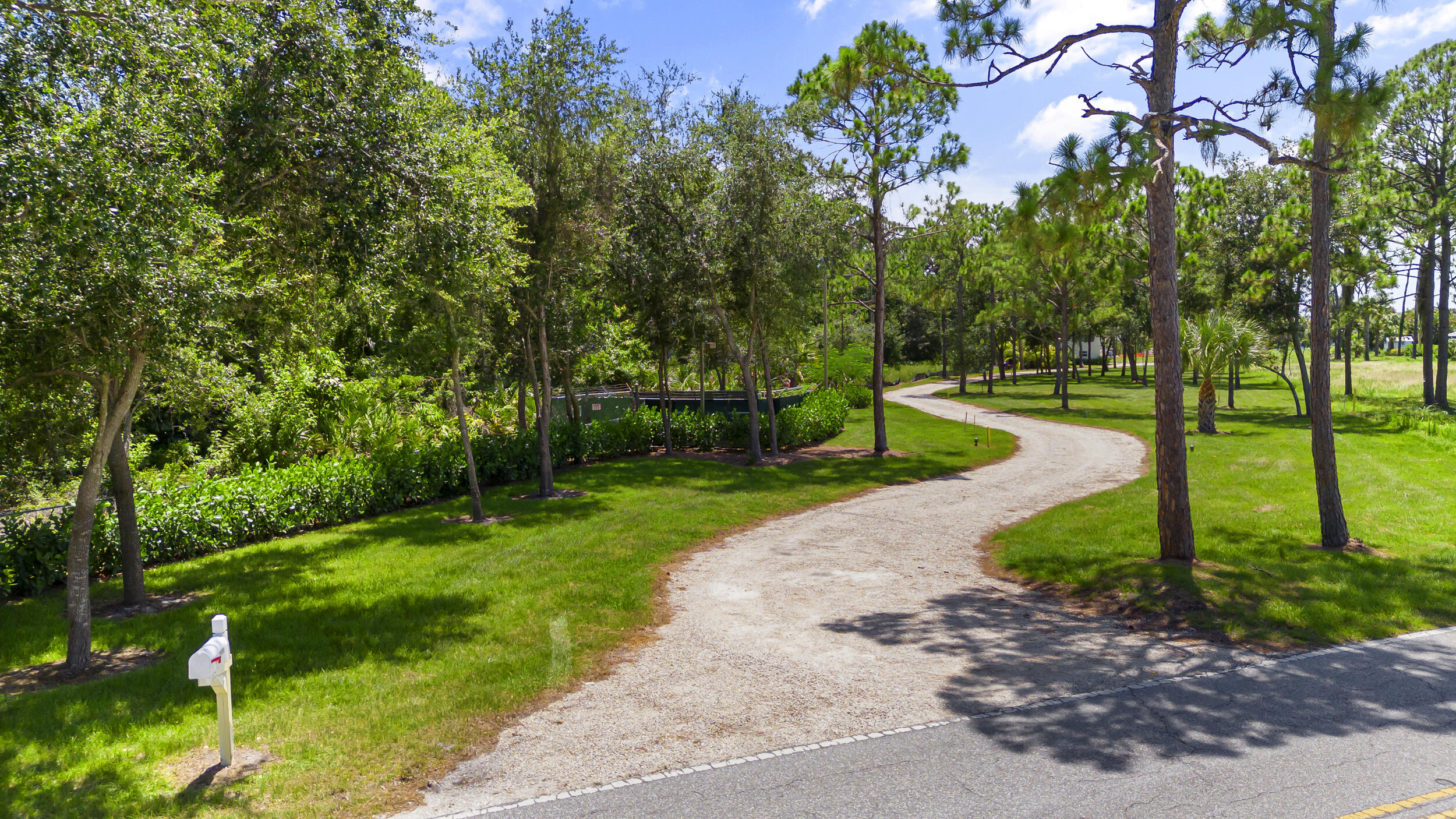 19000 SE Country Club Drive