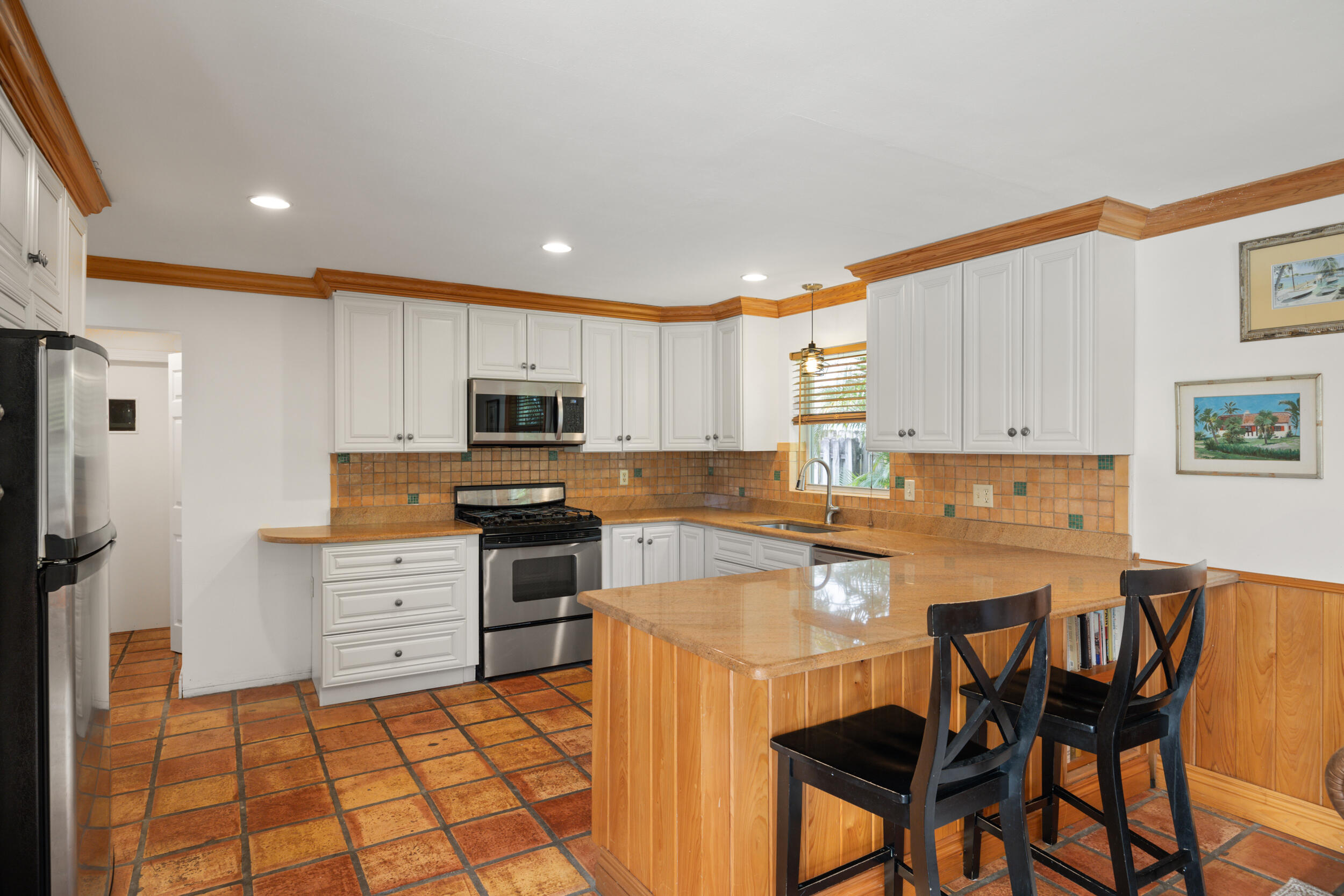 104 Fairview West