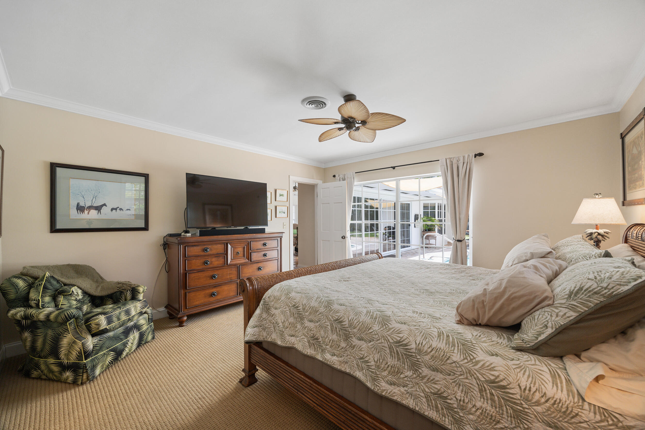 104 Fairview West