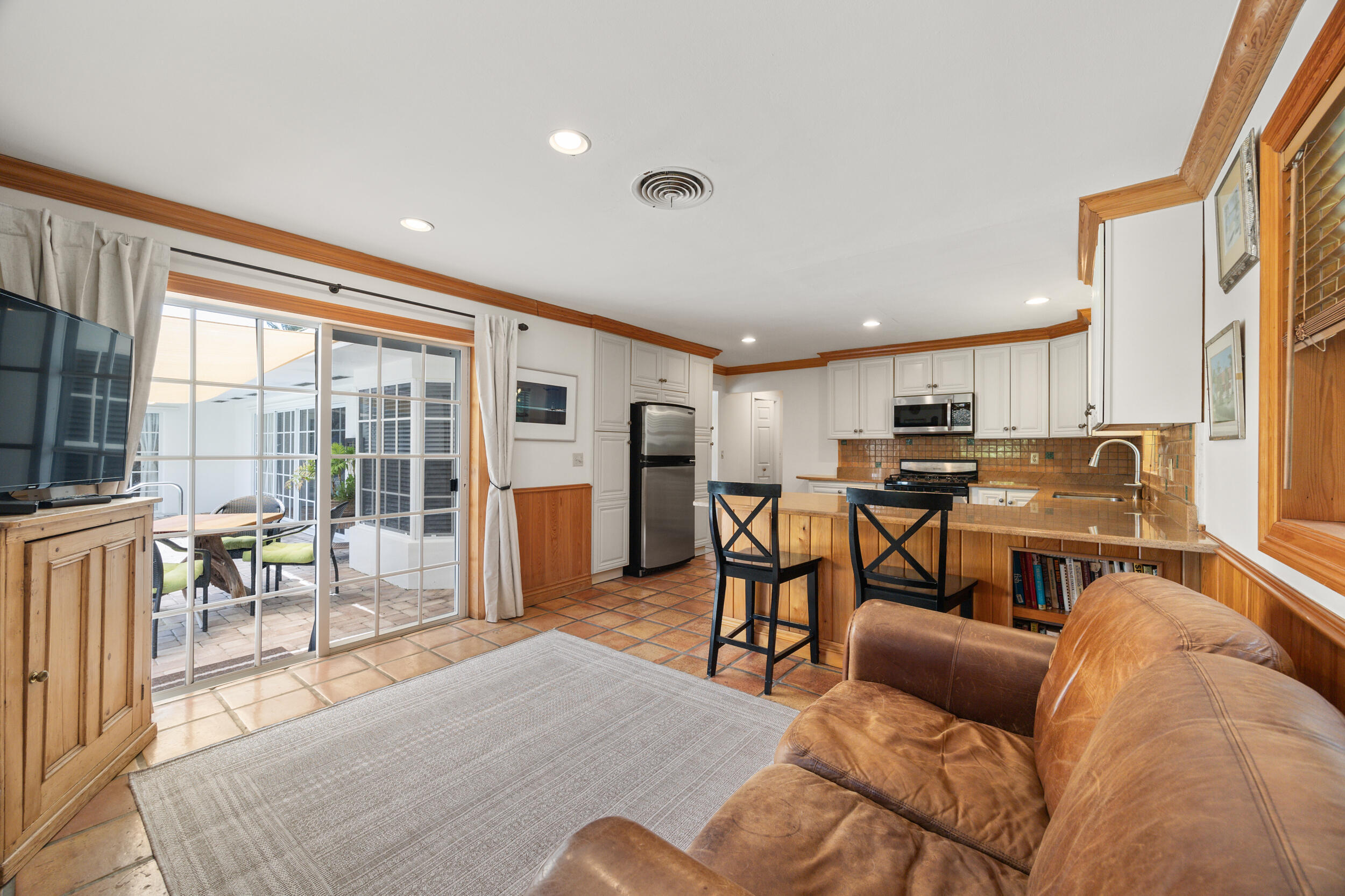 104 Fairview West