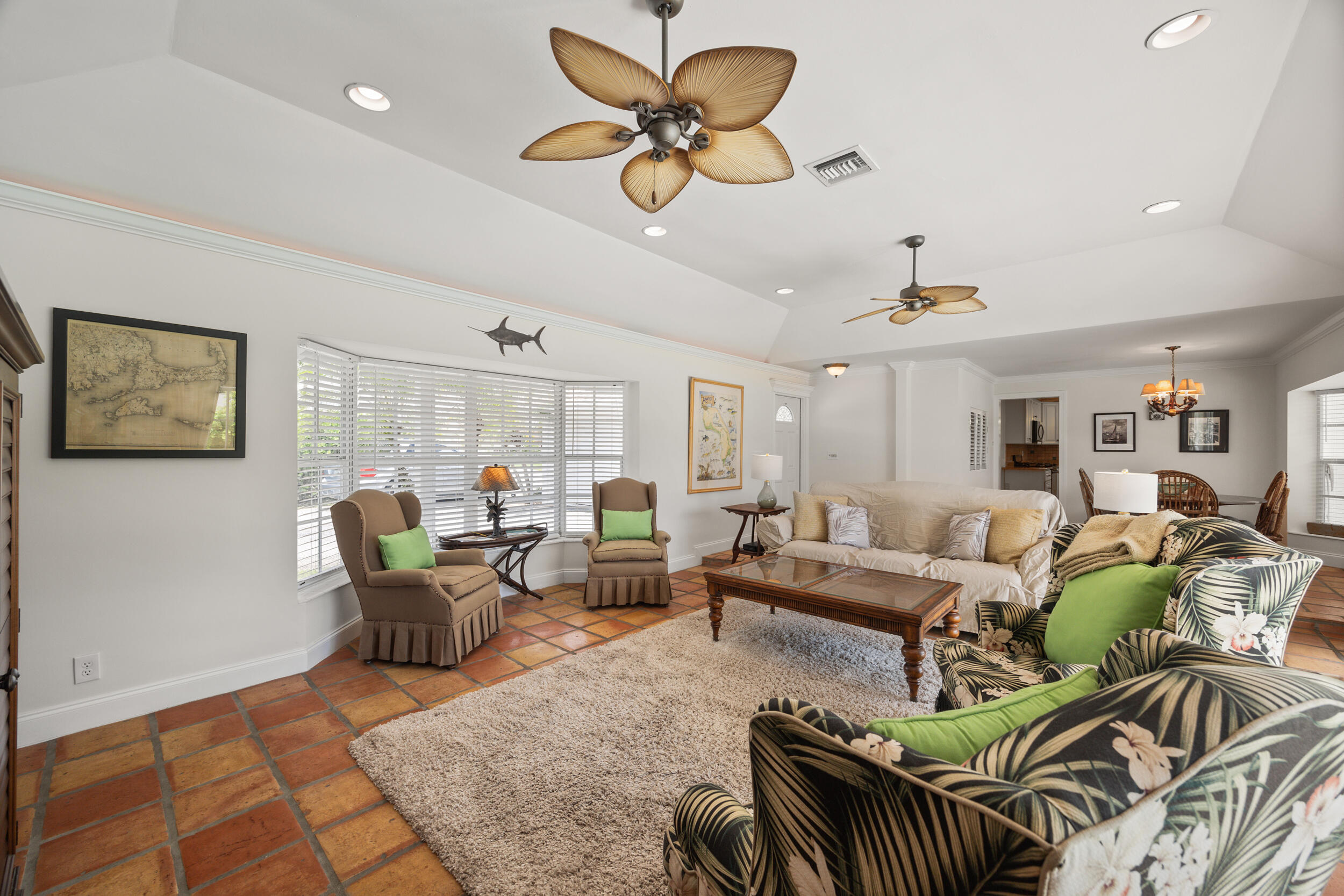104 Fairview West