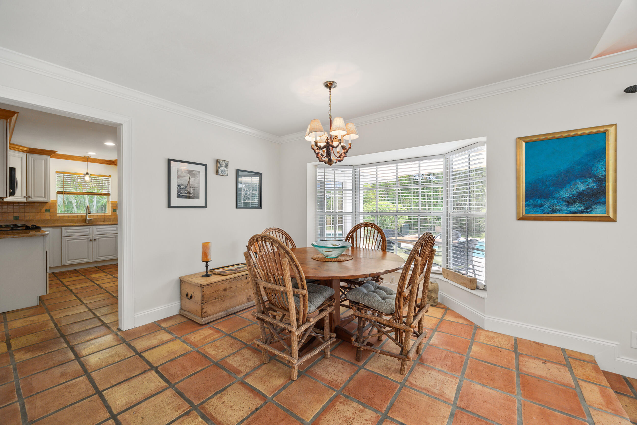 104 Fairview West