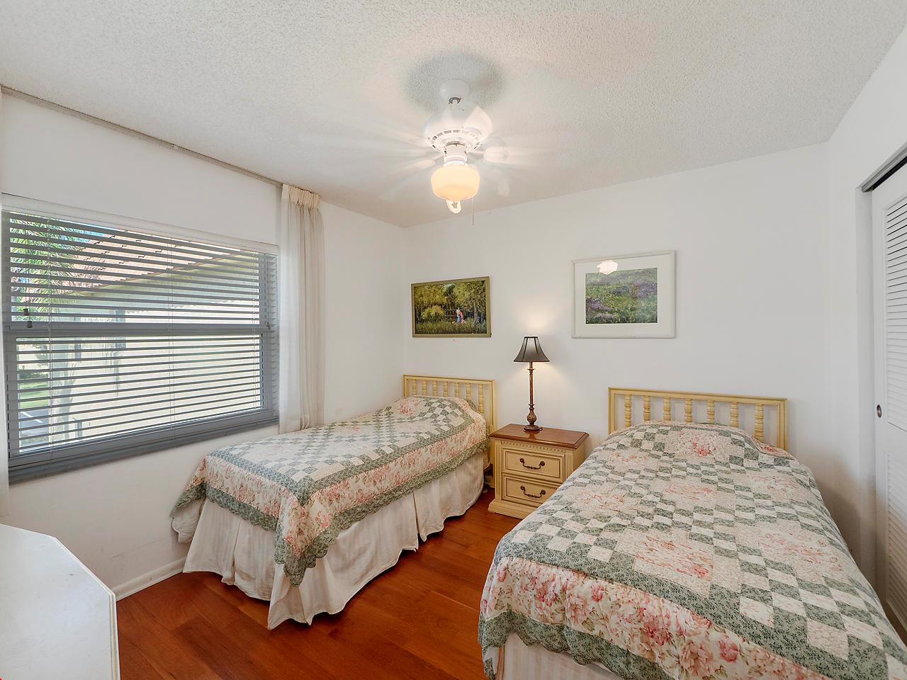 717 S Us Highway 1 609