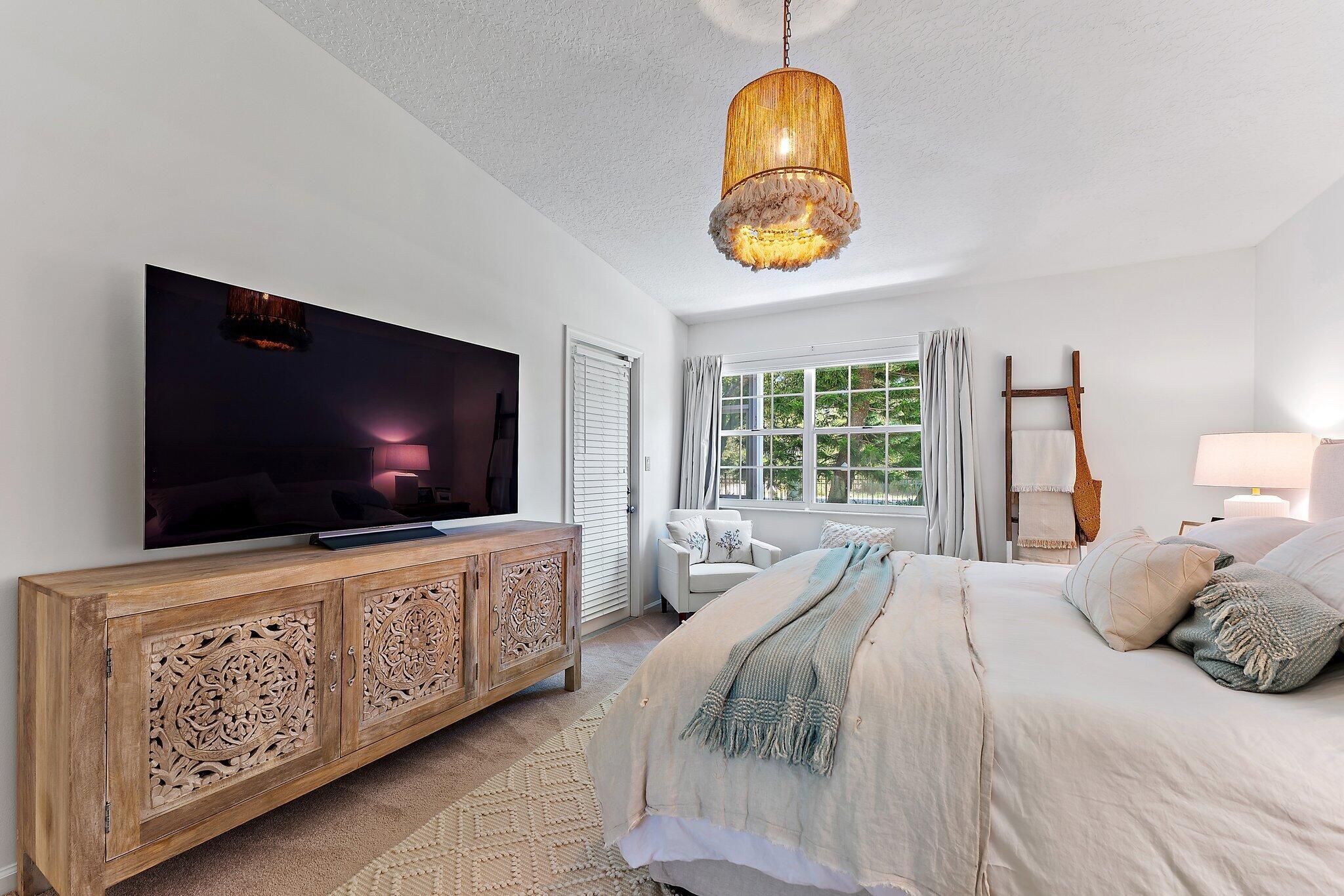 9253 SE Woods End Place