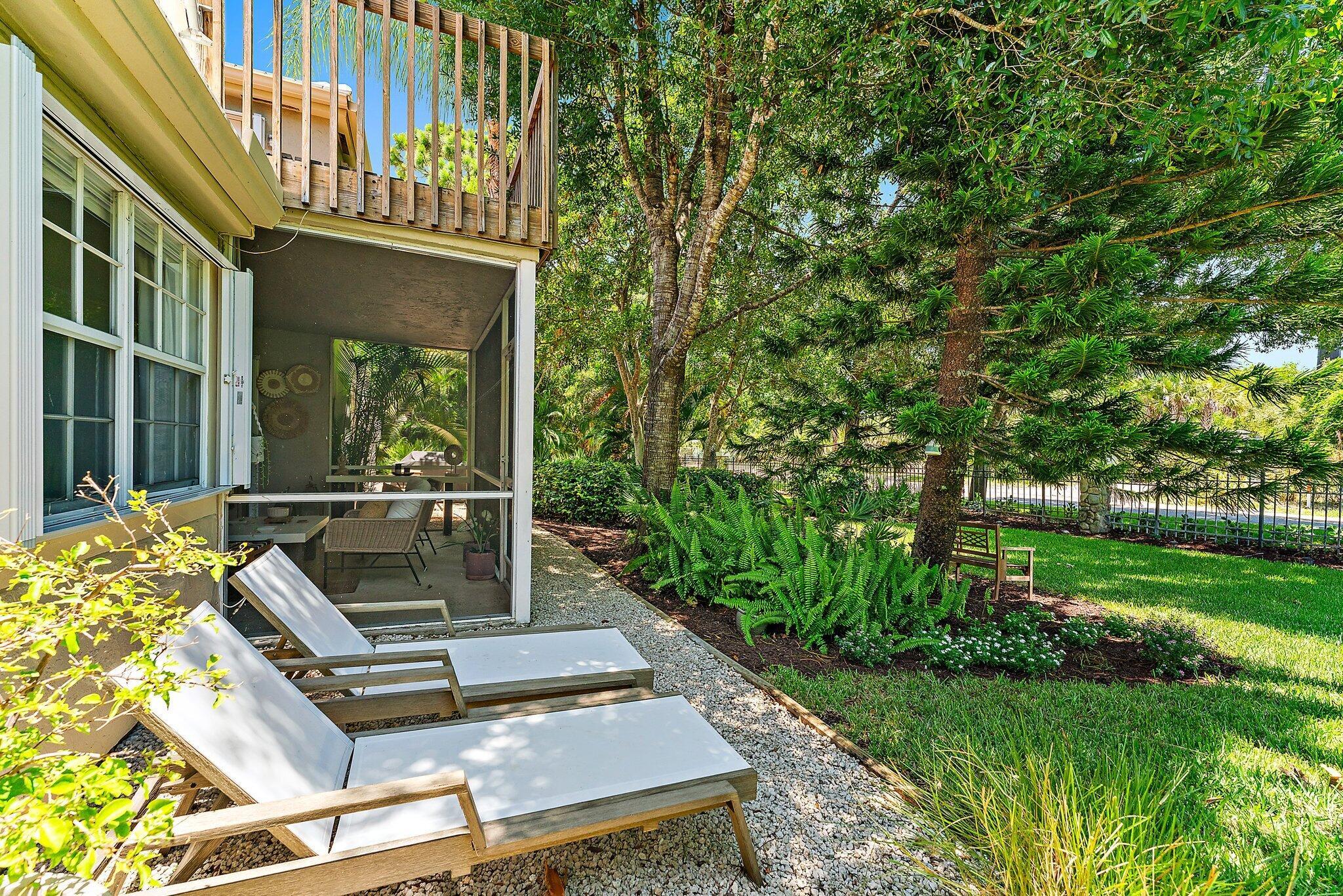 9253 SE Woods End Place