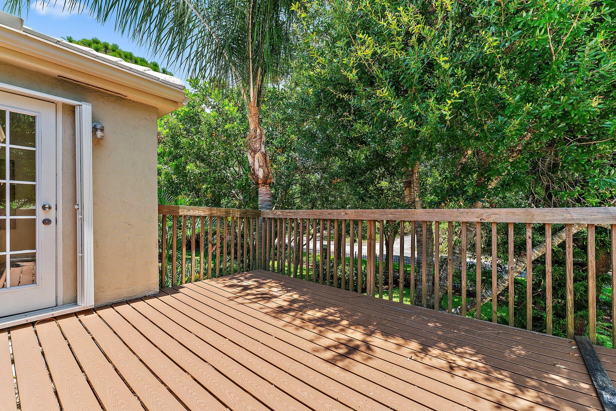 9253 SE Woods End Place