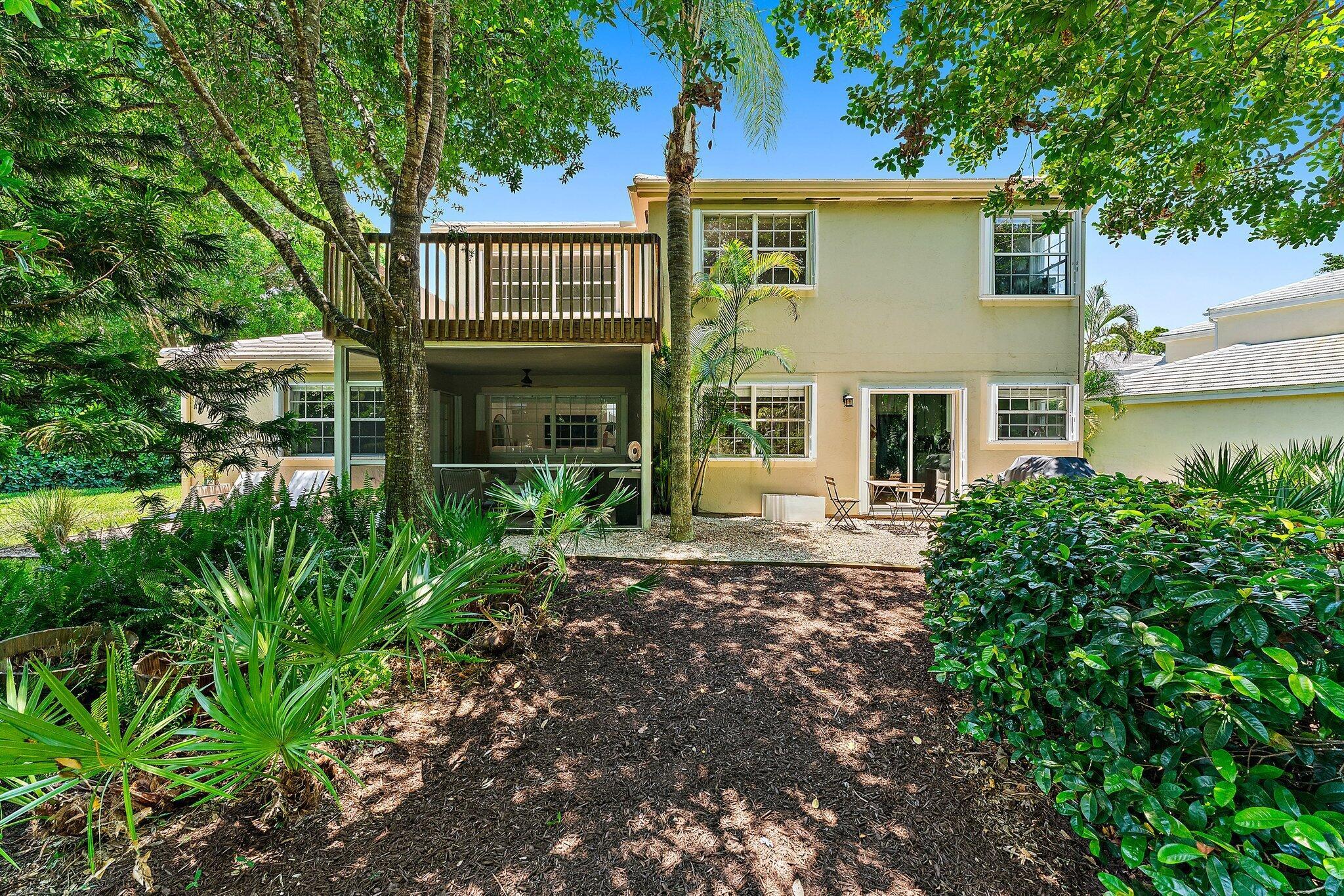 9253 SE Woods End Place