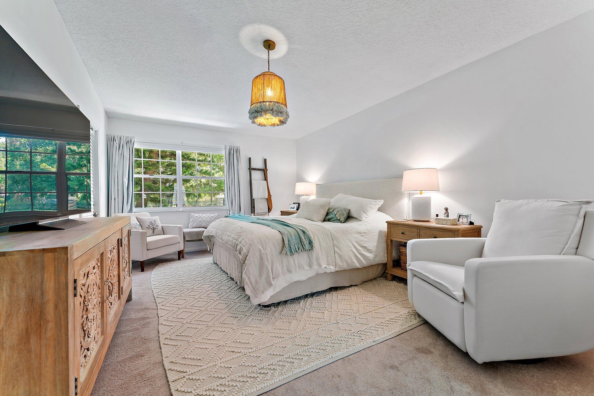 9253 SE Woods End Place