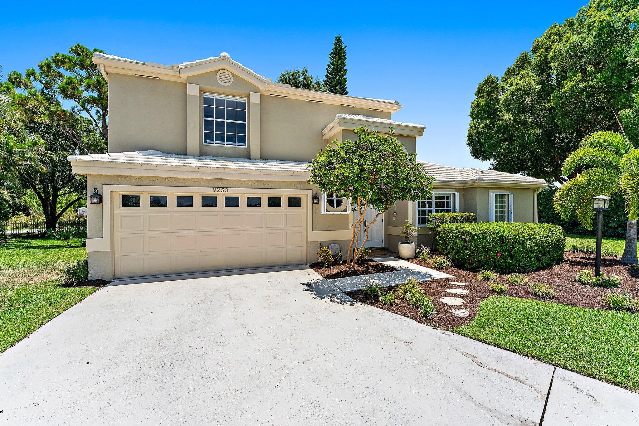 9253 SE Woods End Place