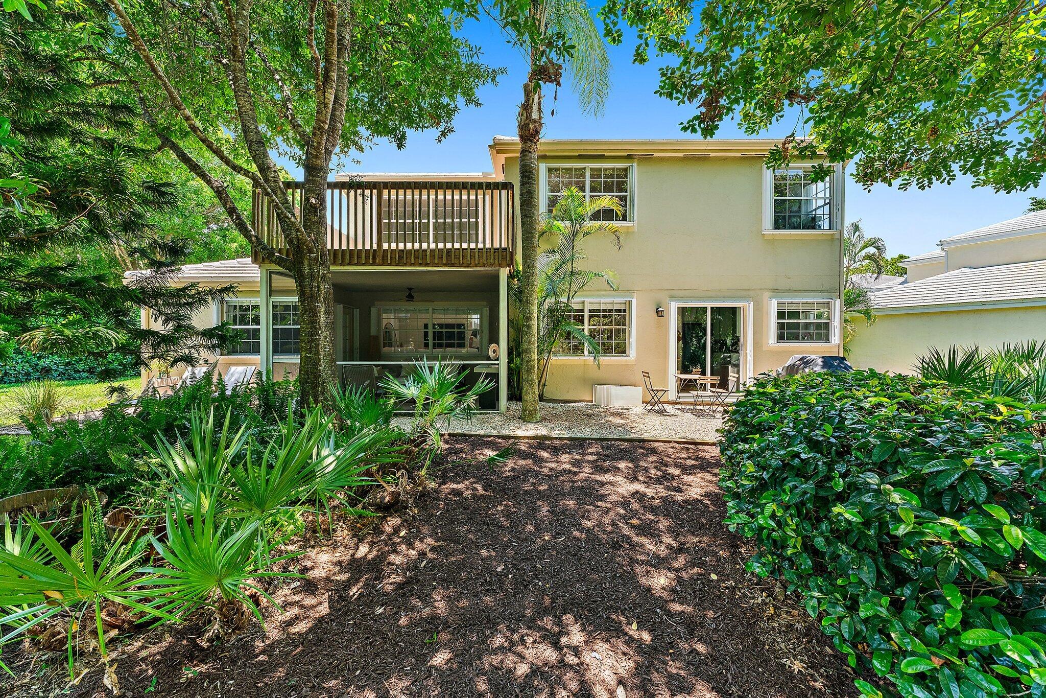 9253 SE Woods End Place