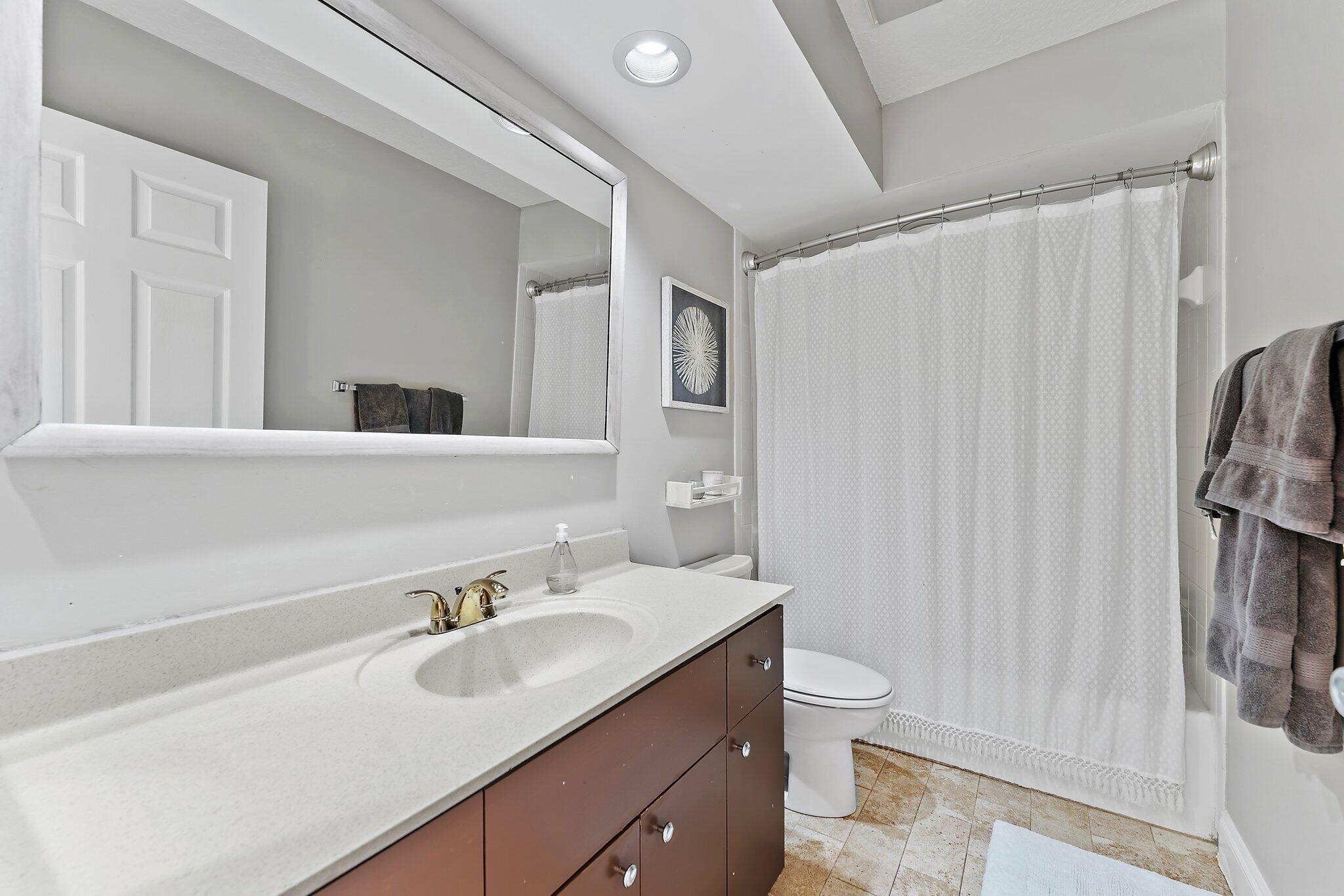 9253 SE Woods End Place