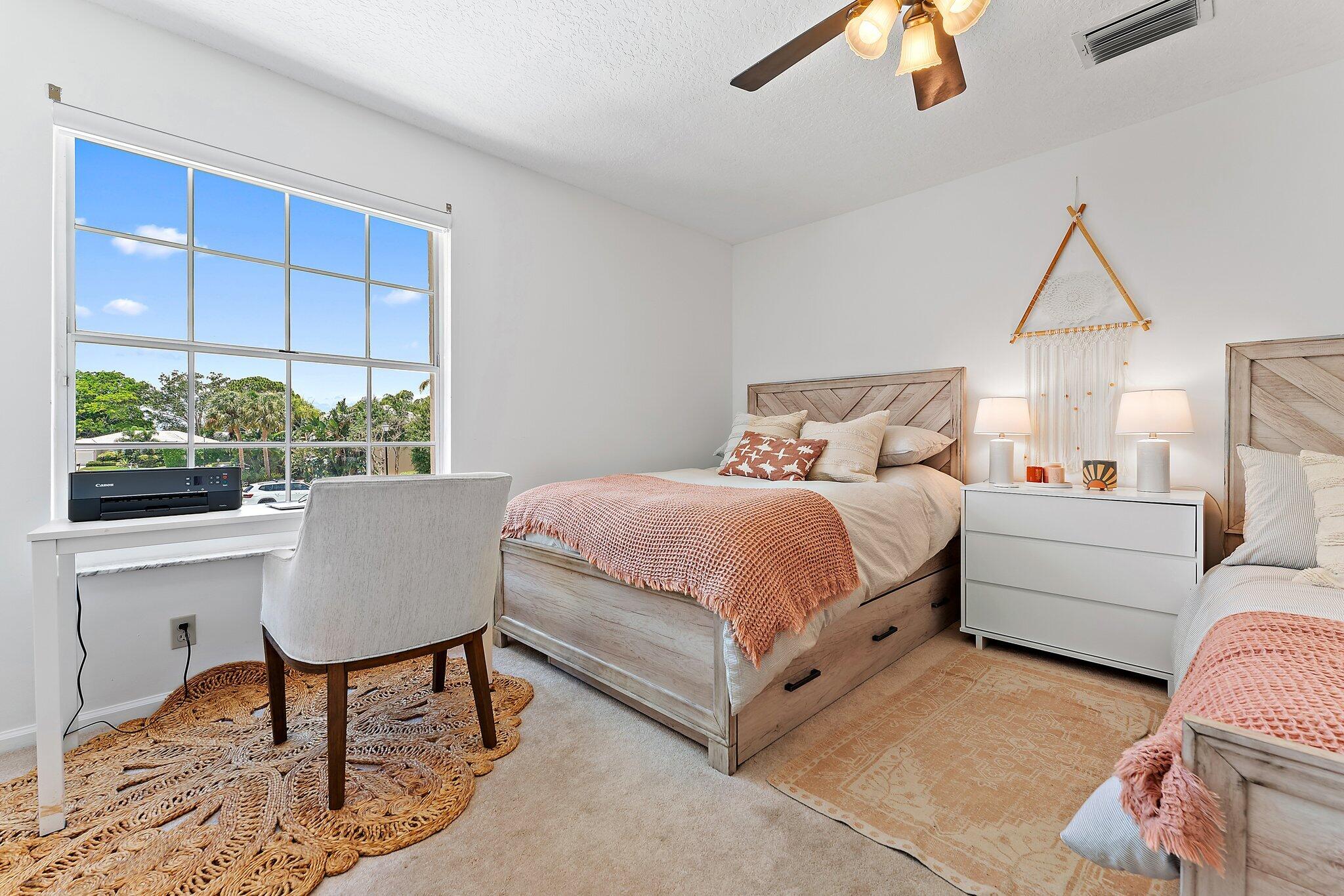 9253 SE Woods End Place