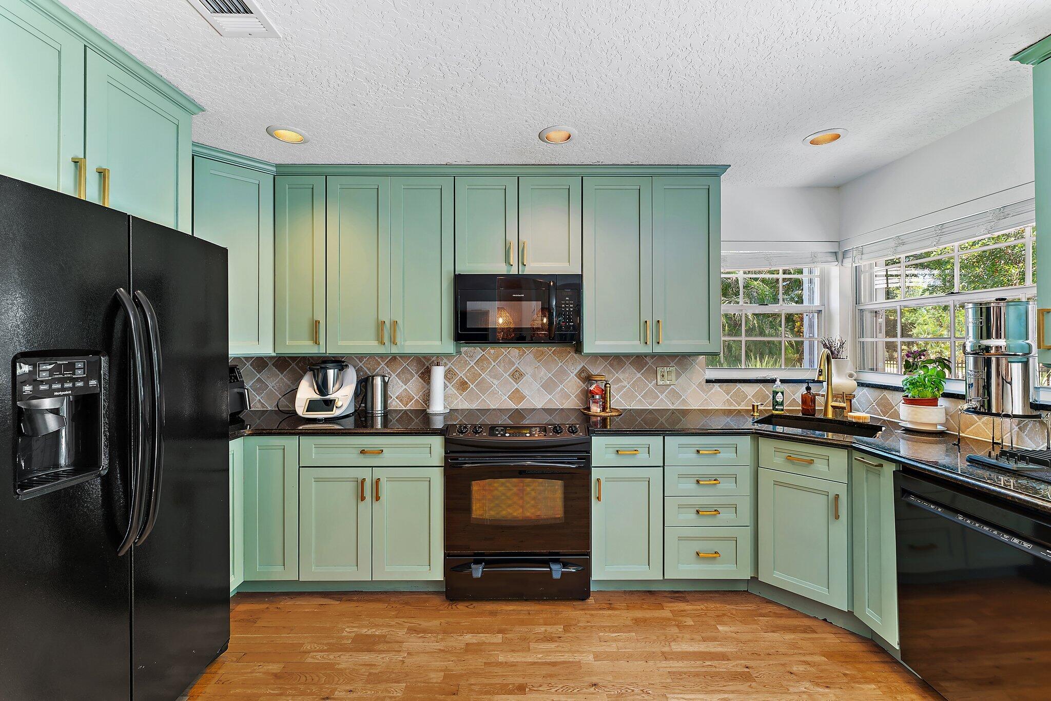 9253 SE Woods End Place