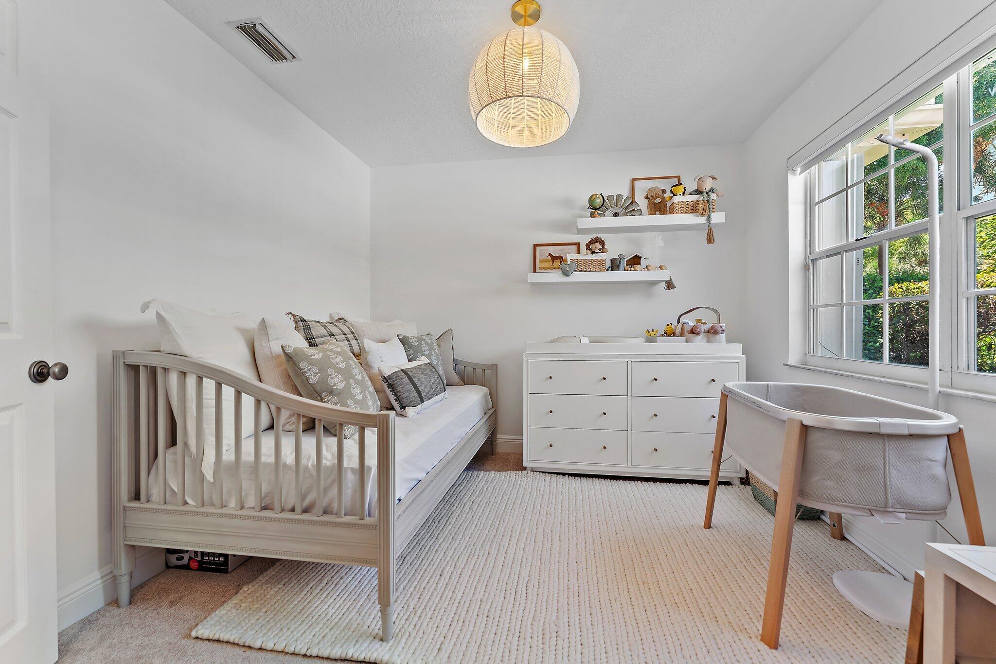 9253 SE Woods End Place