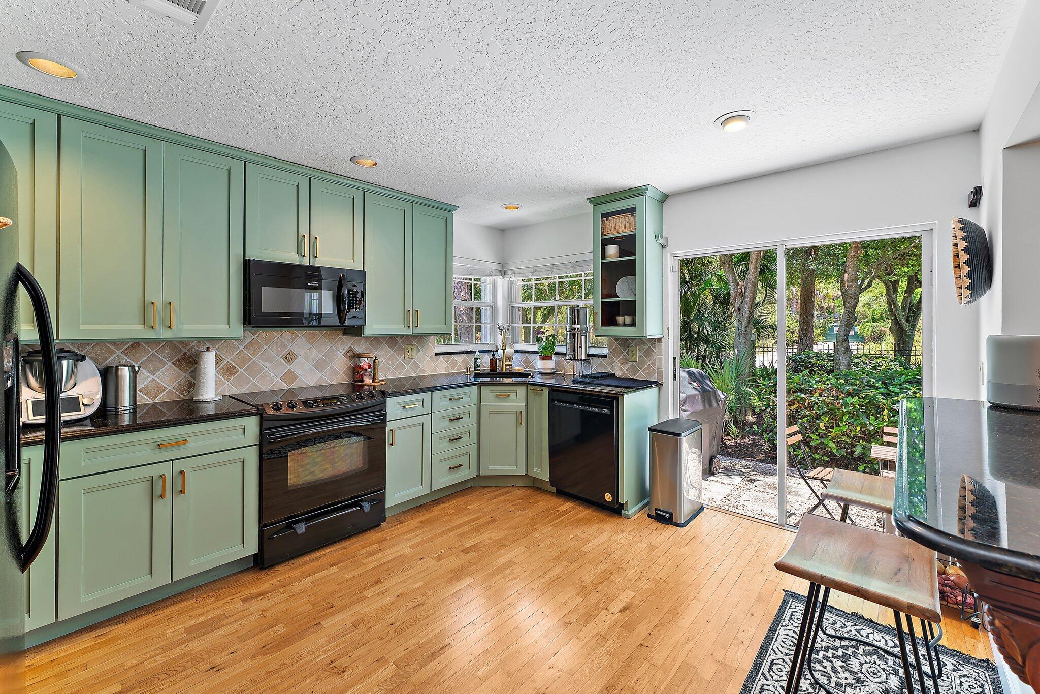 9253 SE Woods End Place