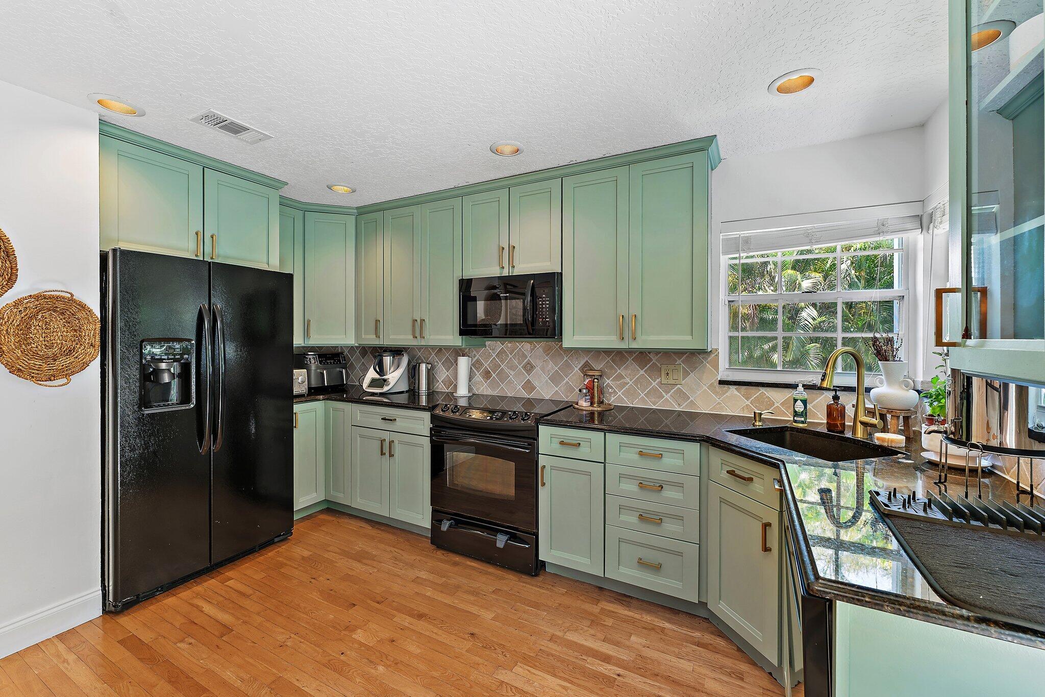 9253 SE Woods End Place