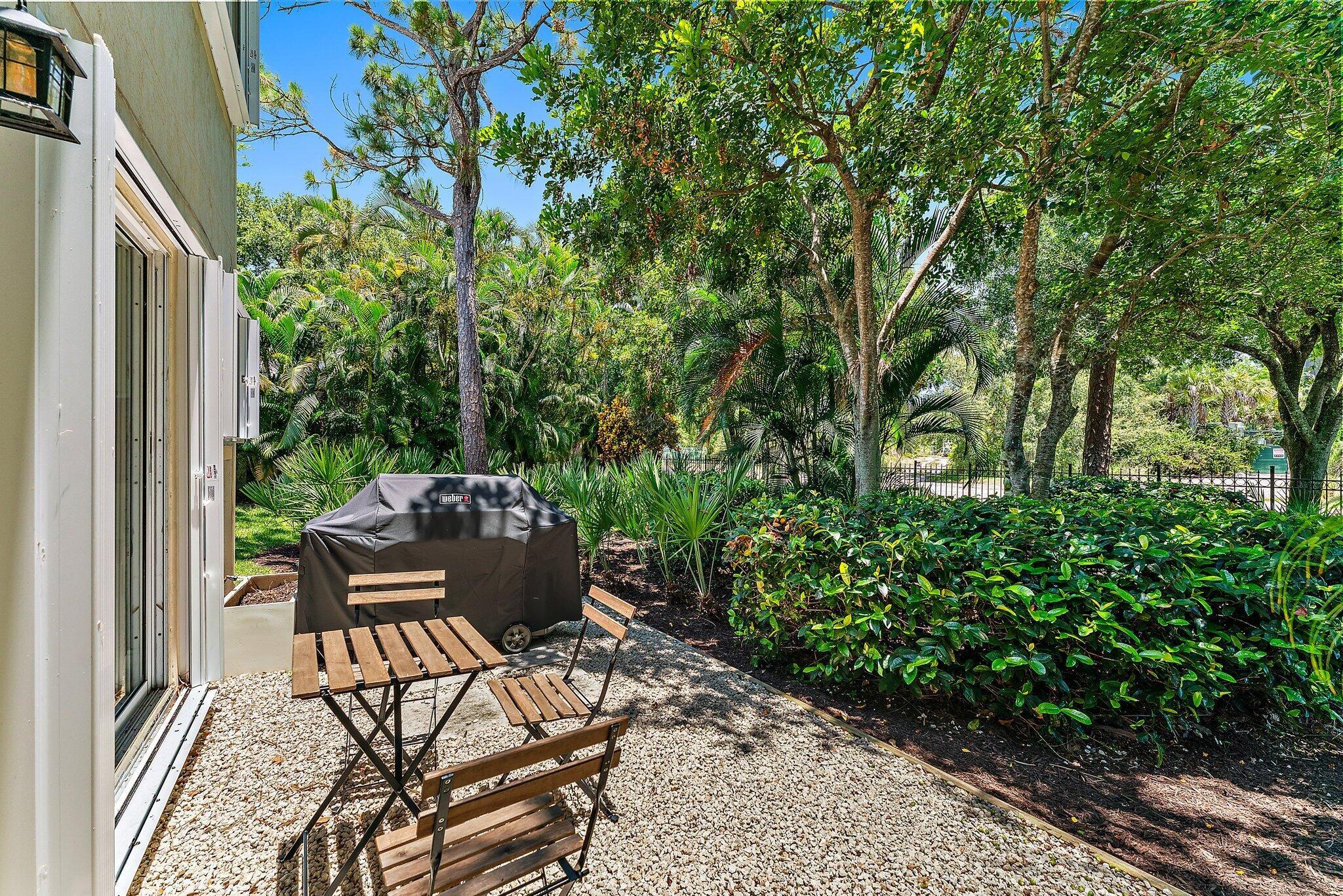 9253 SE Woods End Place