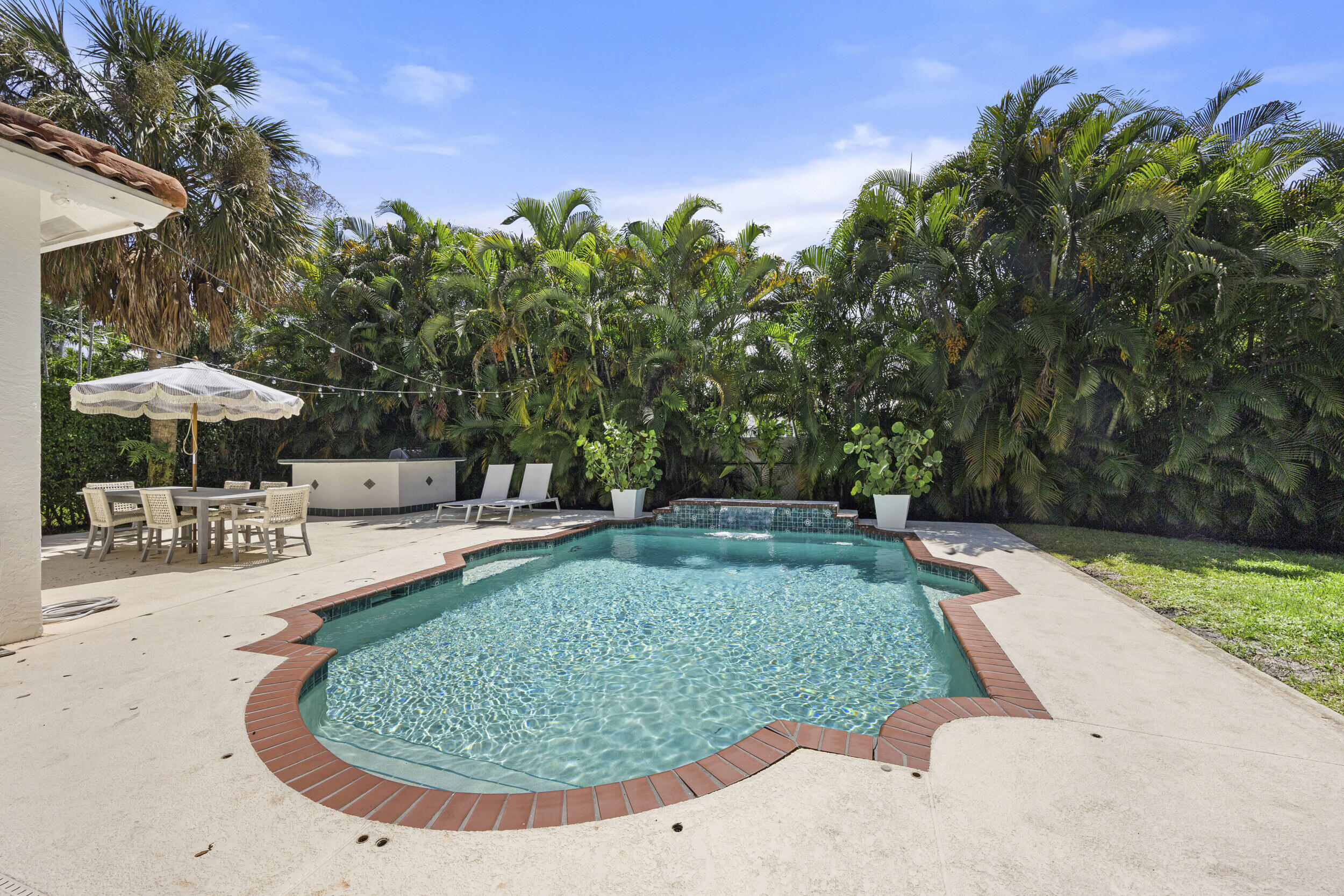 18944 SE River Drive
