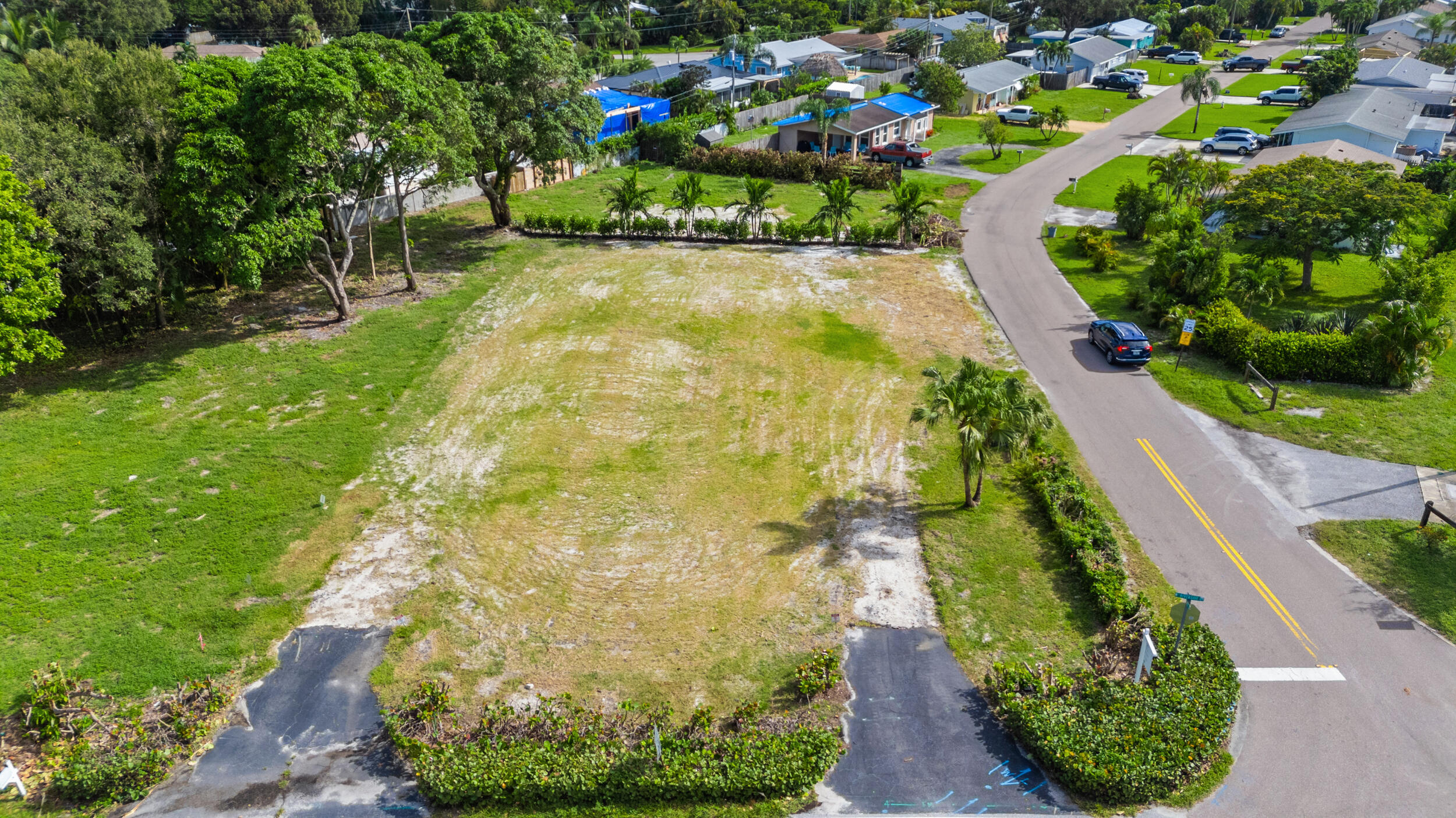 325 W Riverside Drive 1