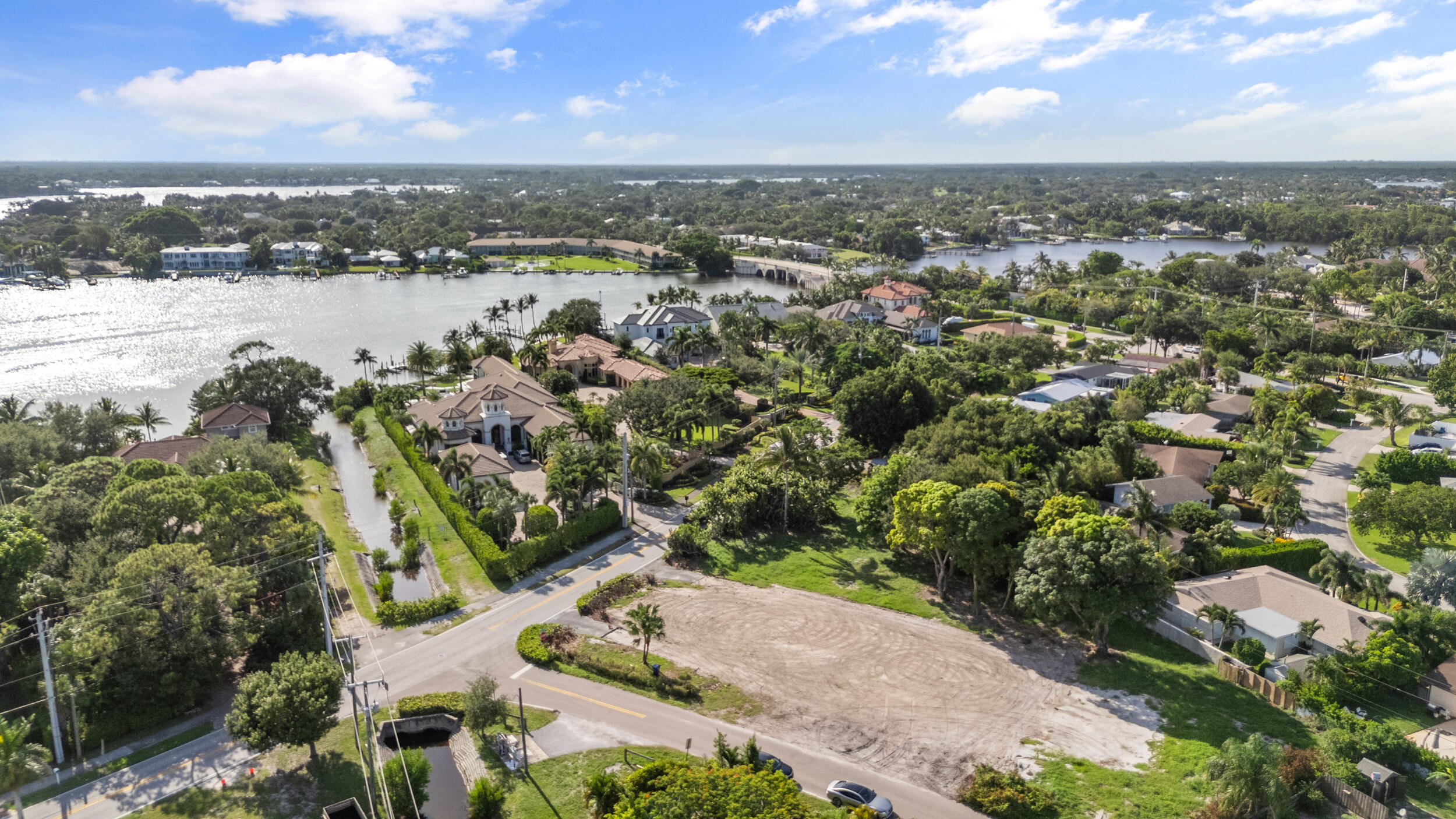 325 W Riverside Drive 1