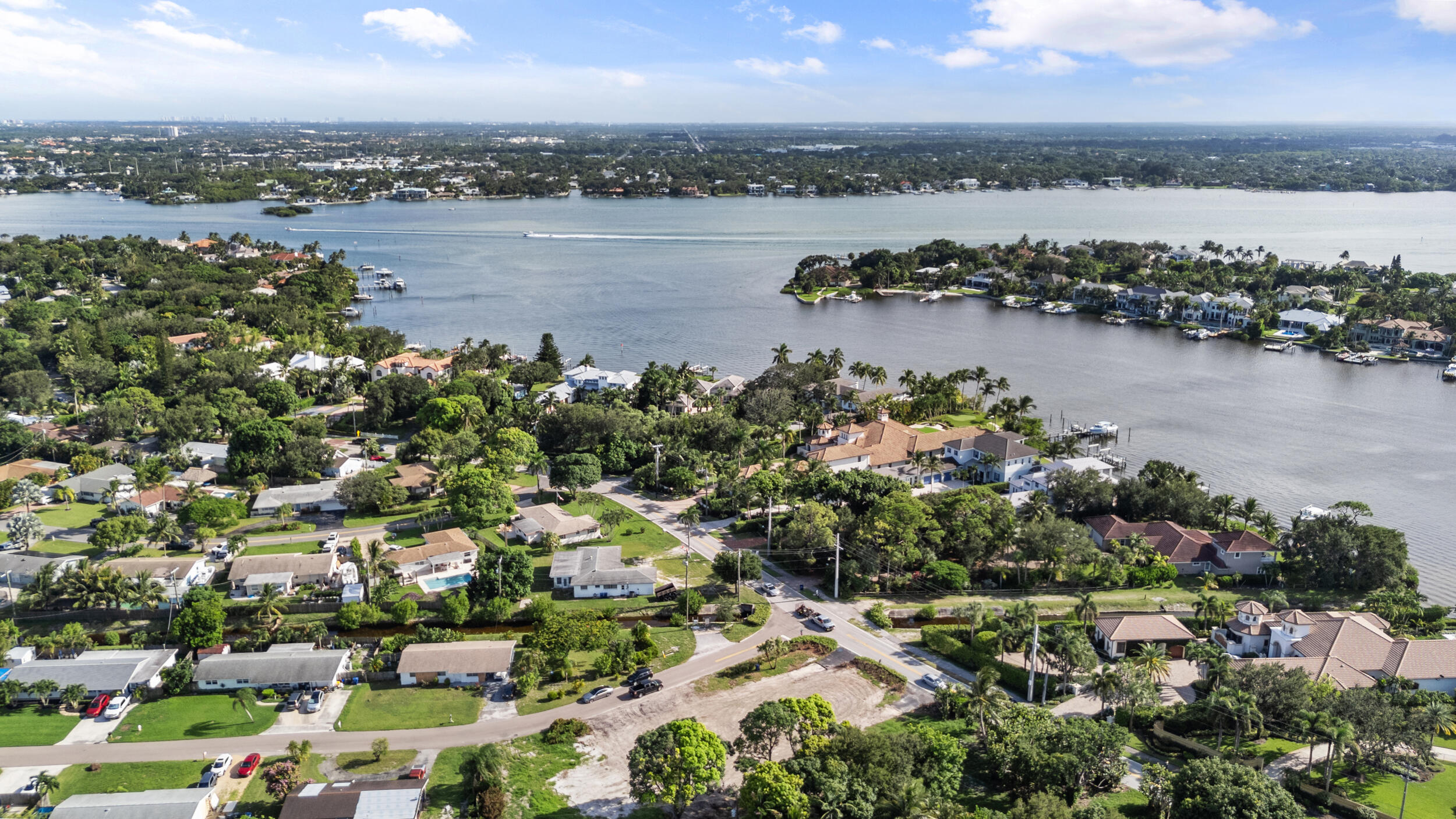 325 W Riverside Drive 1