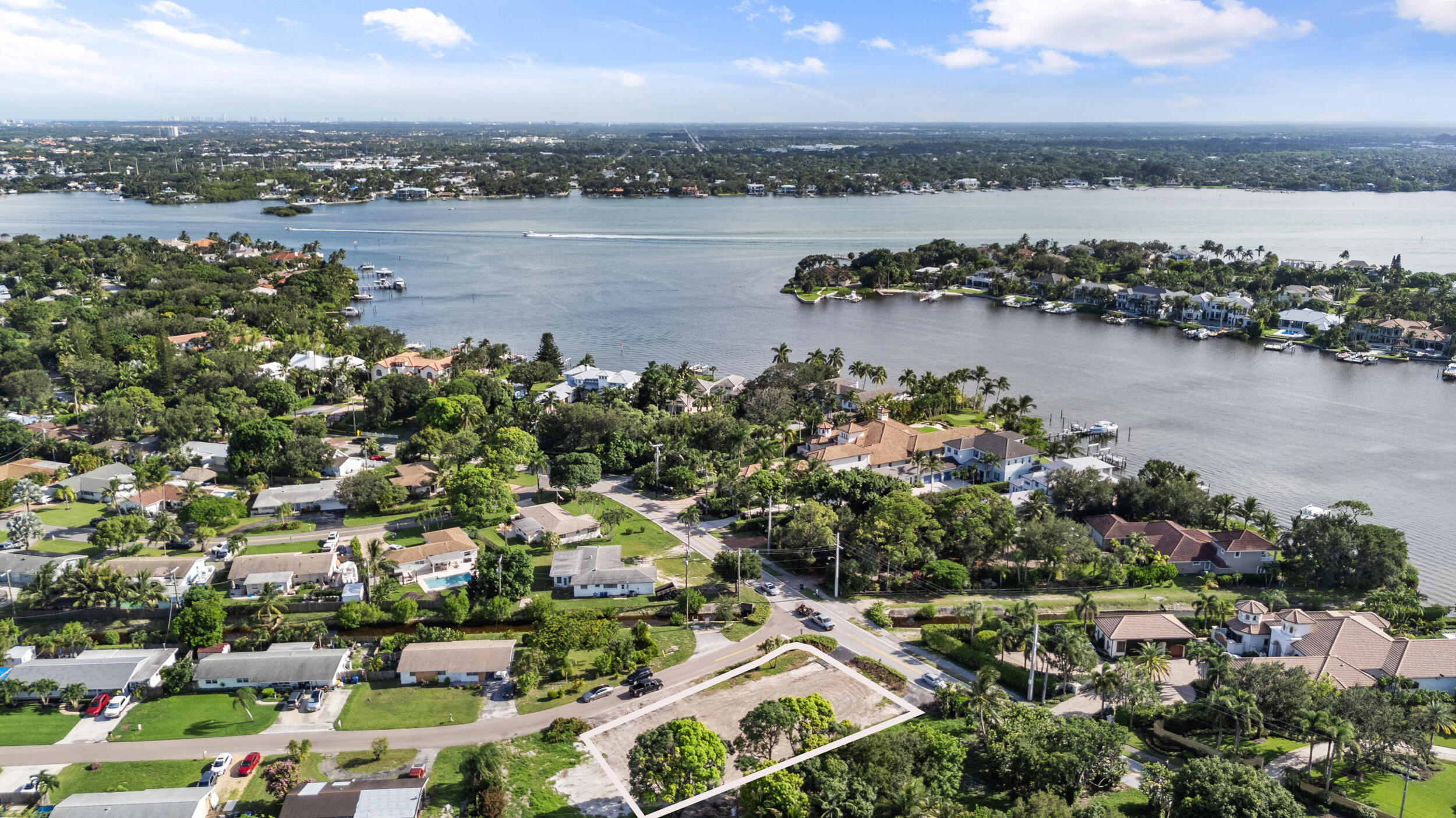 325 W Riverside Drive 1