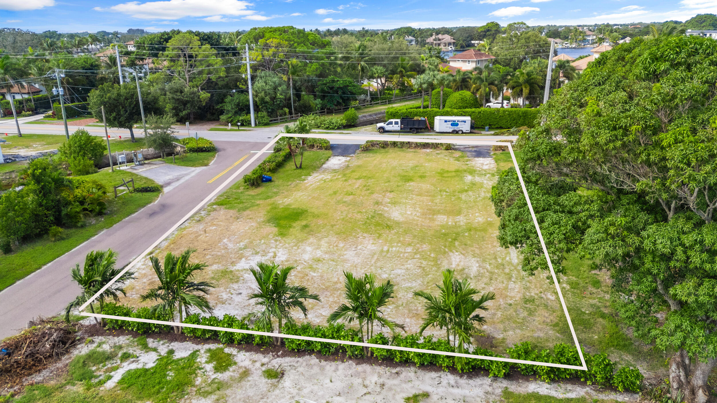 325 W Riverside Drive 1