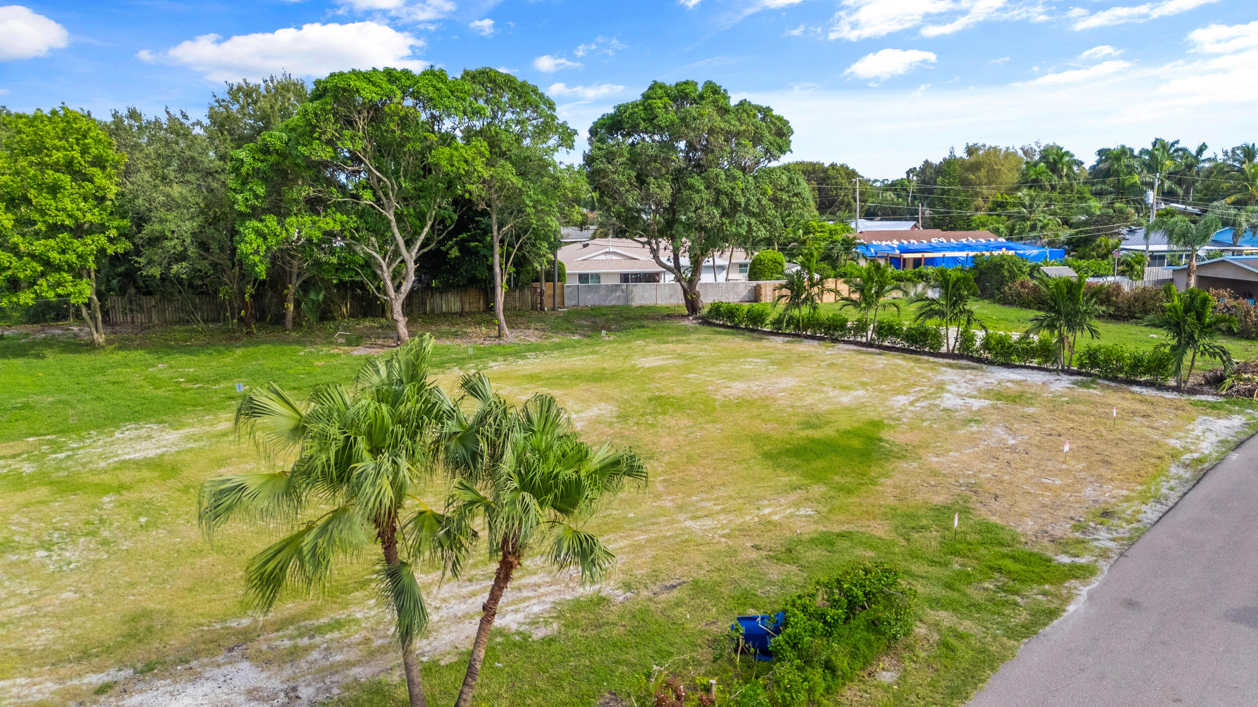 325 W Riverside Drive 1