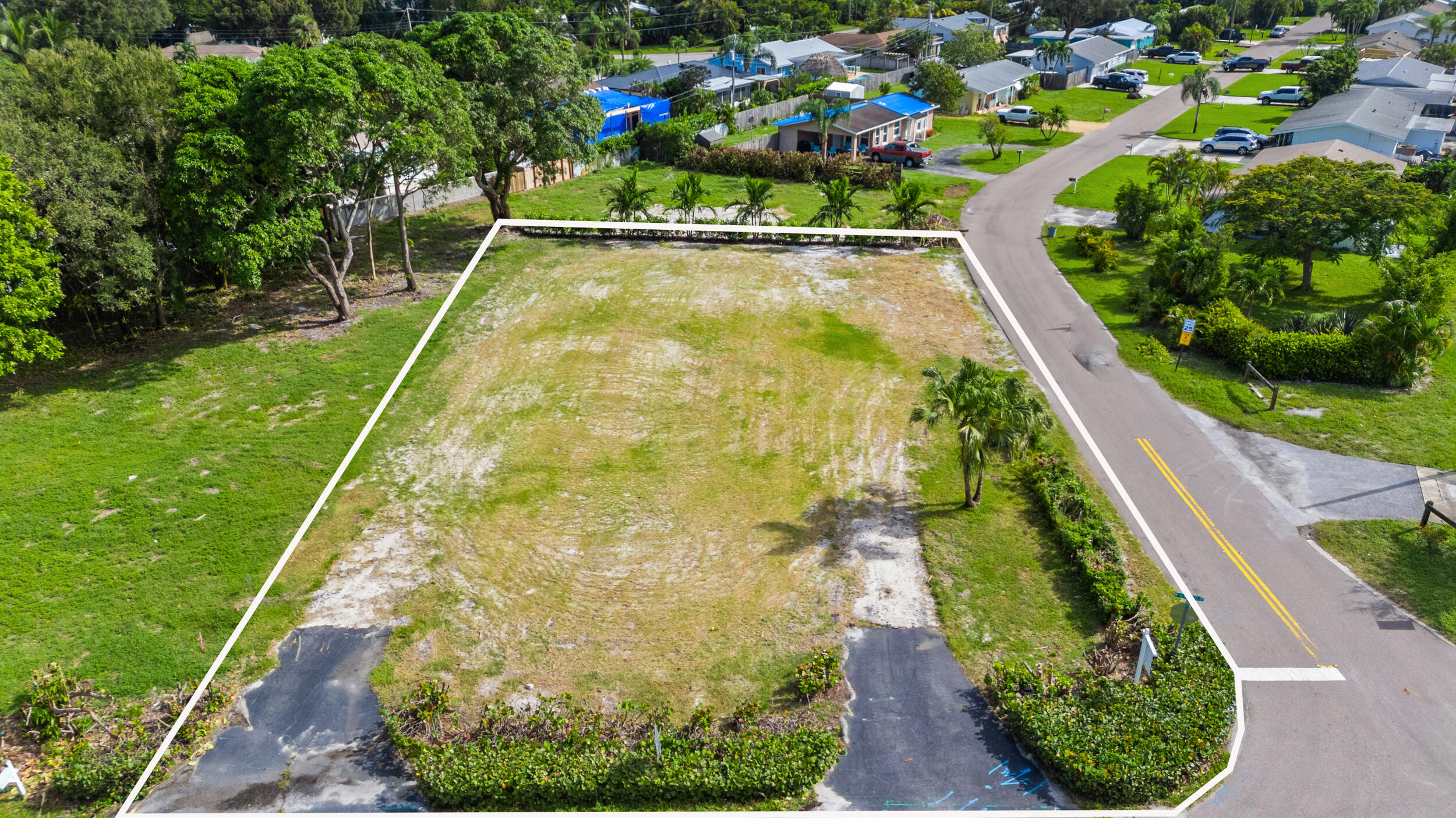 325 W Riverside Drive 1