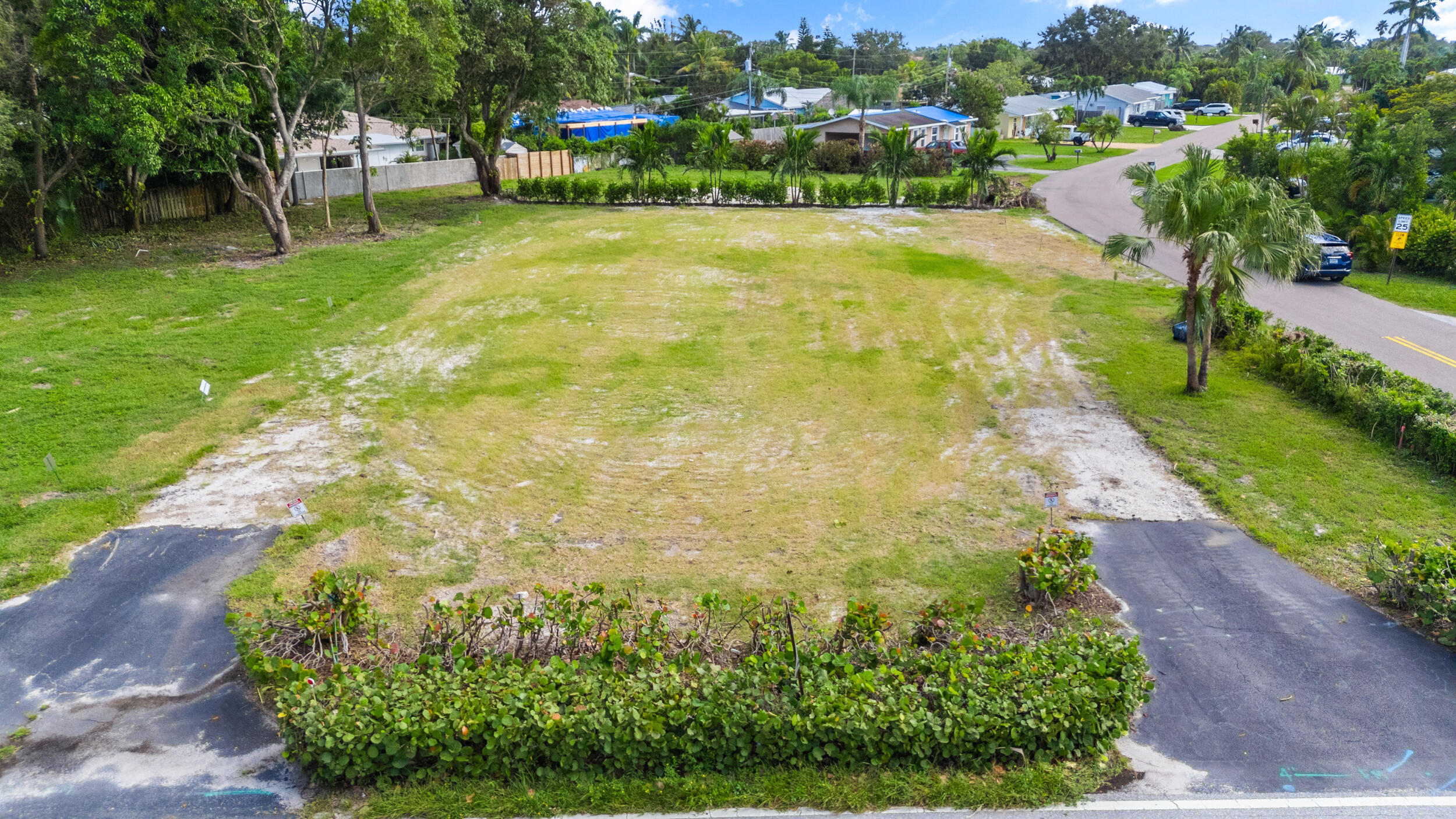 325 W Riverside Drive 1