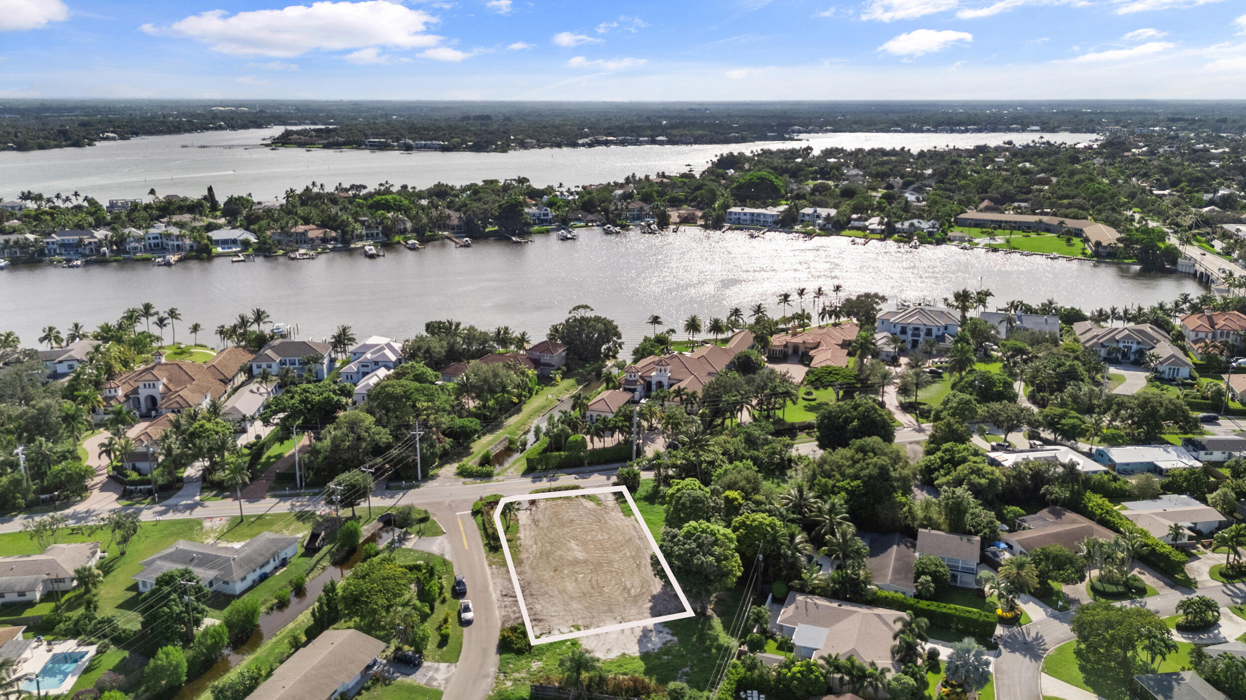 325 W Riverside Drive 1