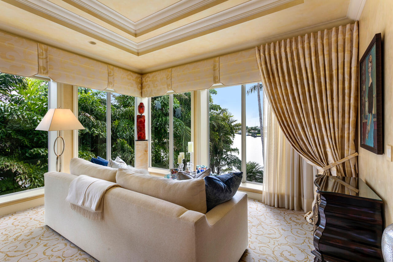756 Harbour Isles Court