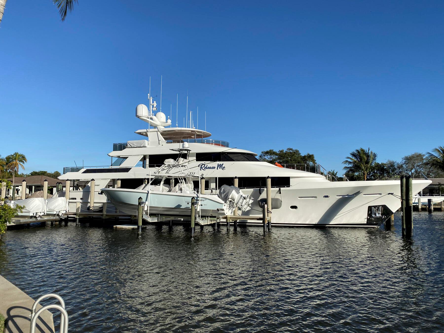 756 Harbour Isles Court