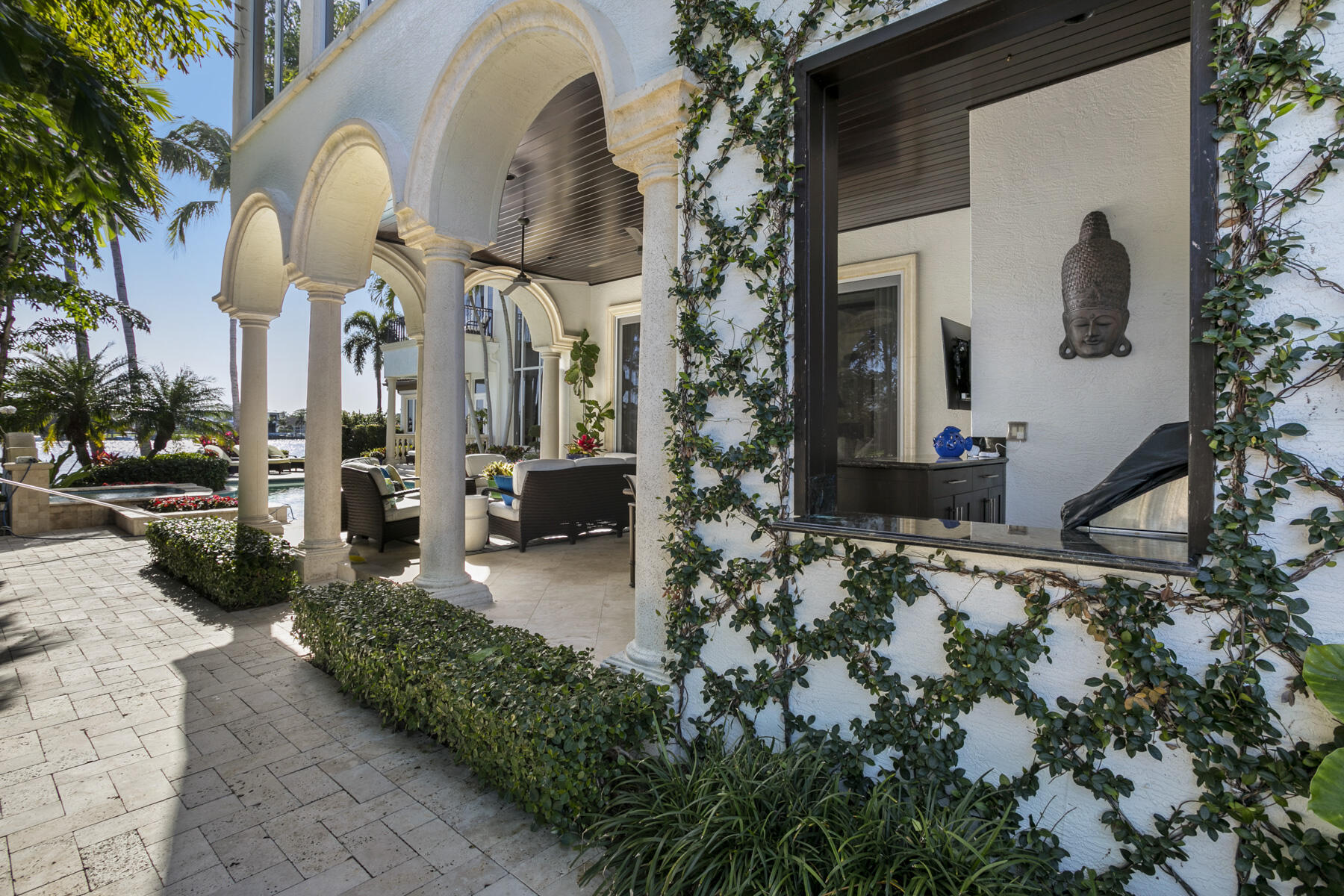 756 Harbour Isles Court