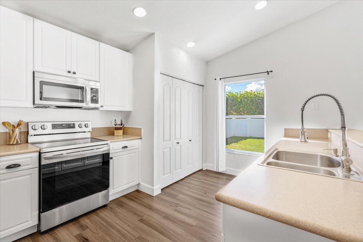 8900 SW Bonneville Drive