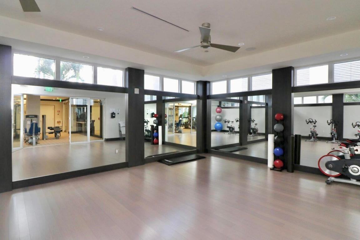 1401 Water Club Way 1401