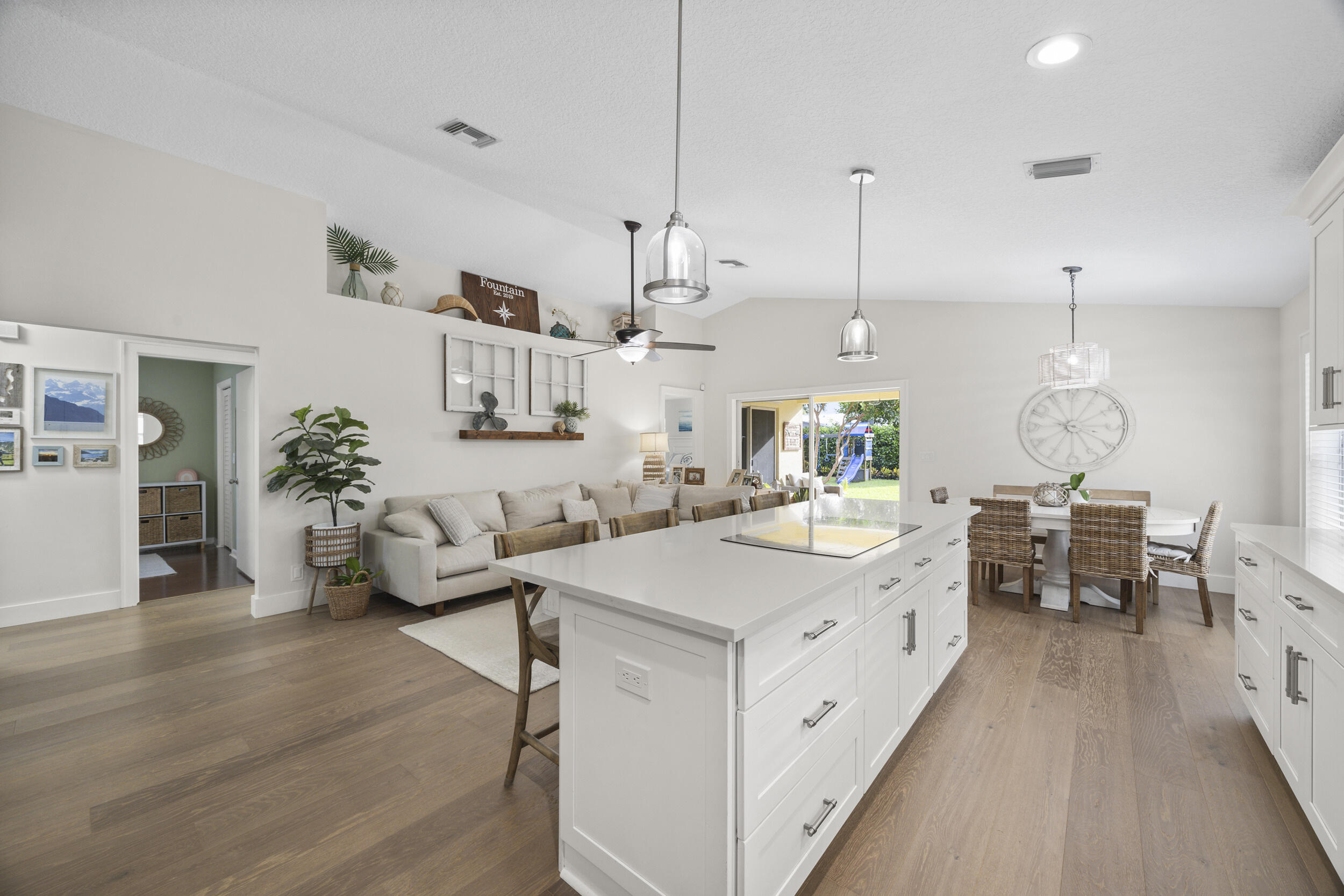 403 N Perry Avenue