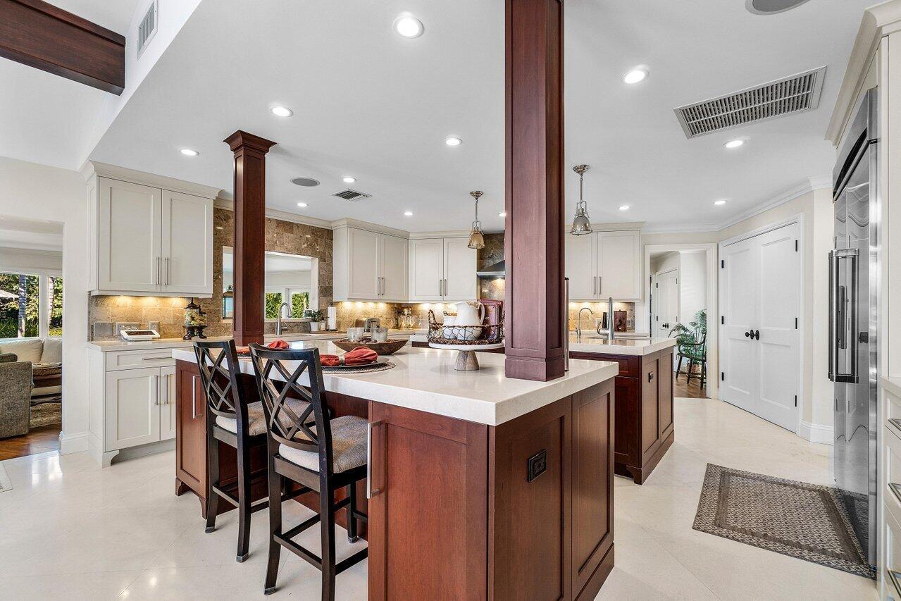 218 SE Turtle Creek Drive E