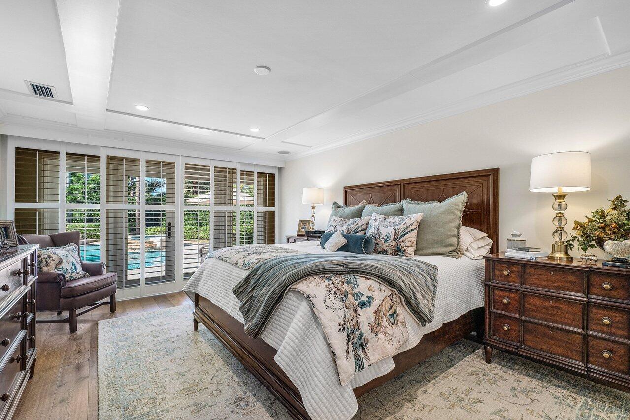 218 SE Turtle Creek Drive E